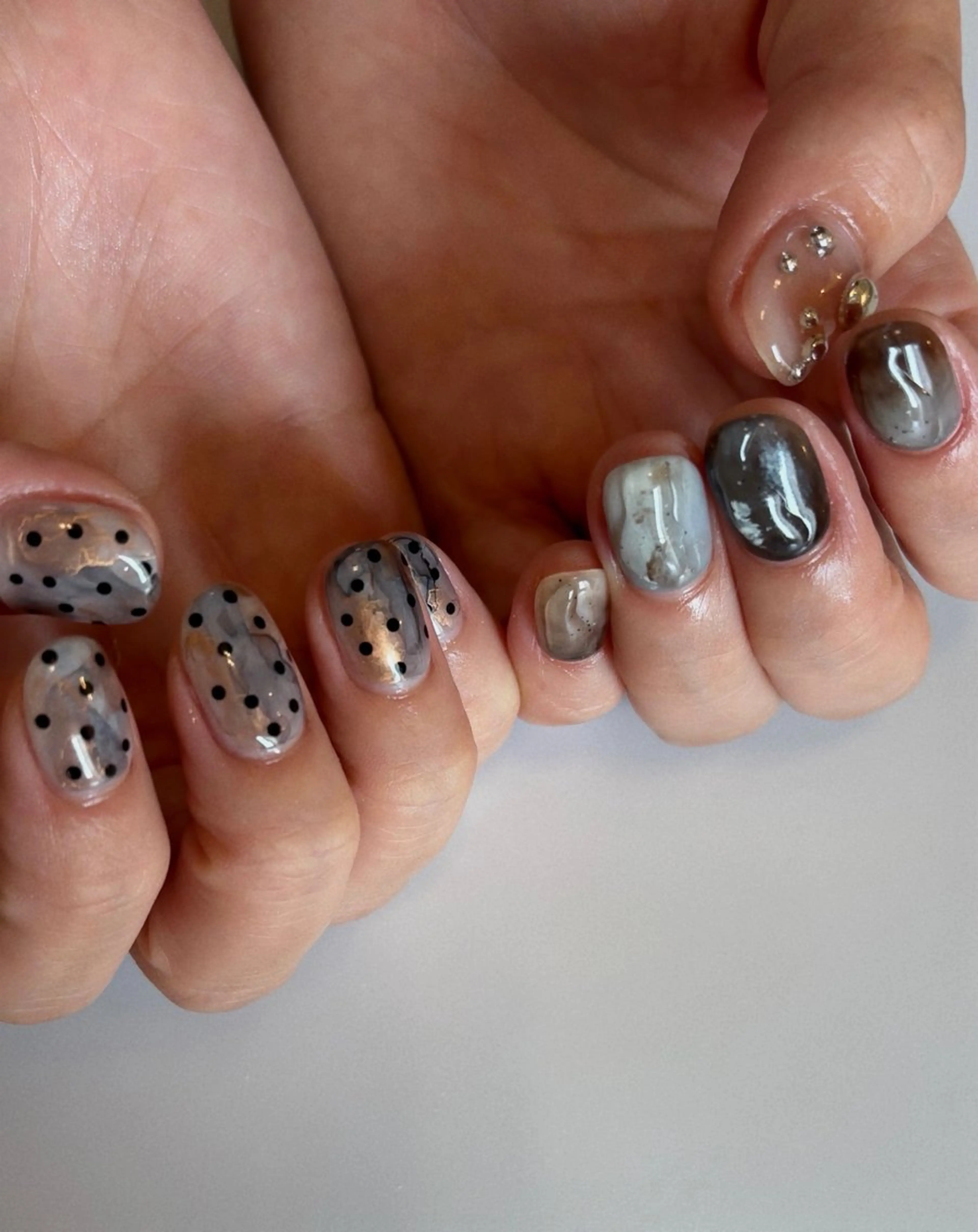 ネイル アートネイル ドット ハンドネイル Nailsalon Olu所属・ネイリスト Nanaのネイルデザイン