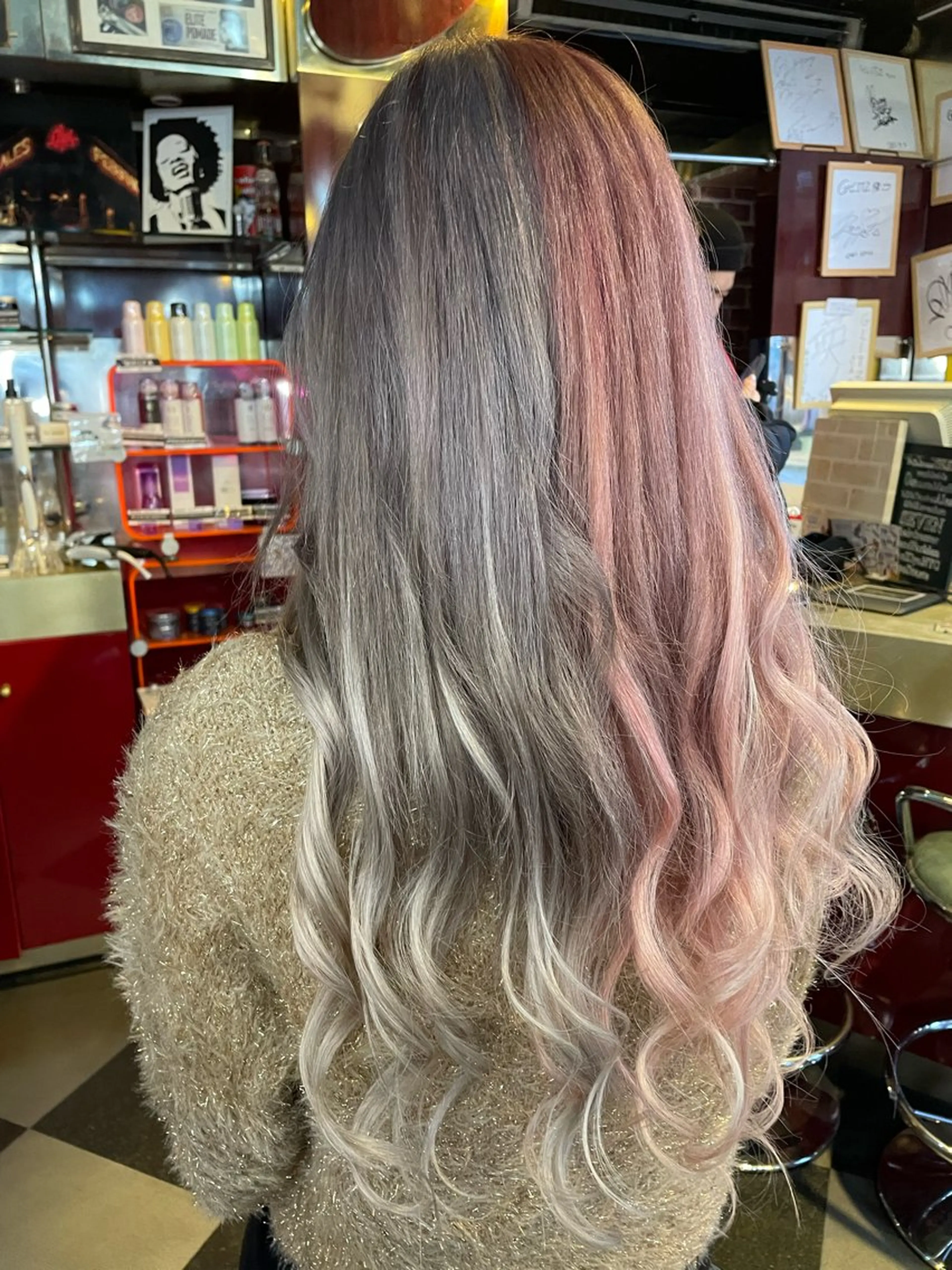 セミロング カラー ダブルカラー ピンクカラー シルバー ツートーンカラー エクステ 👑派手髪/カット 👑ANRYのヘアスタイル