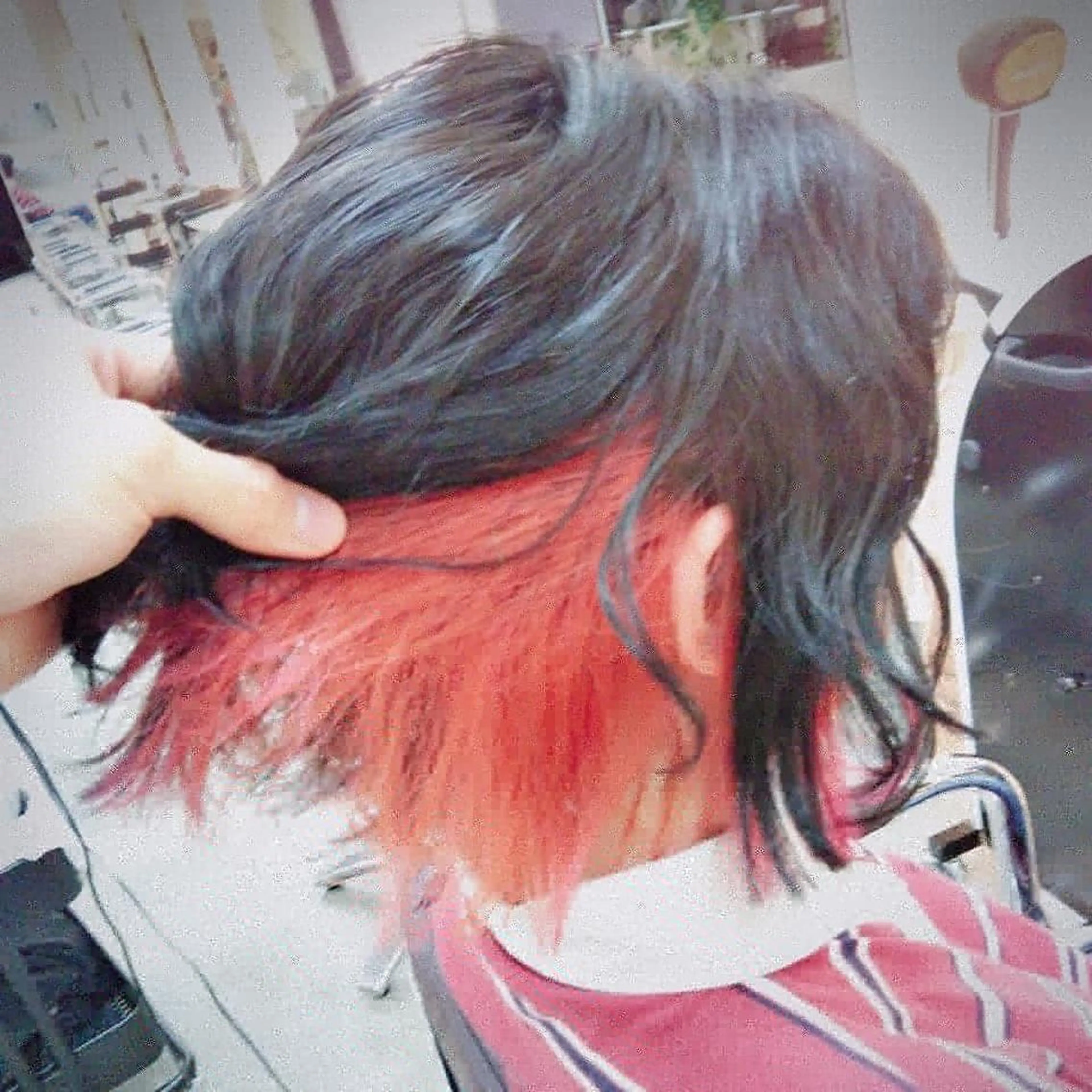 ショート カラー インナーカラー 艶髪サラサラカラー 🌈前原健吾のヘアスタイル