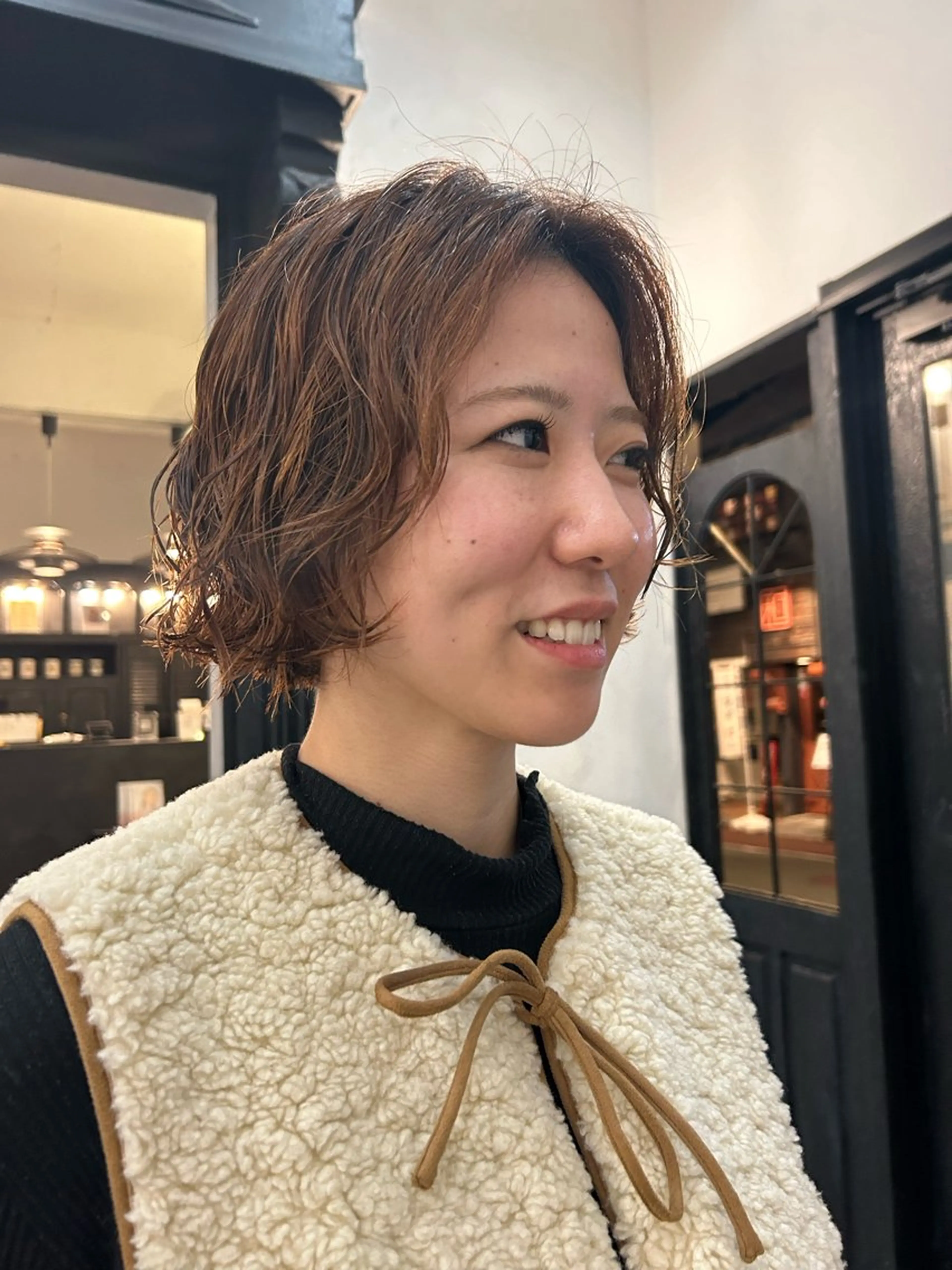 ショート パーマ COMEG HEAD 上乃裏所属・宮前 芽衣のヘアスタイル