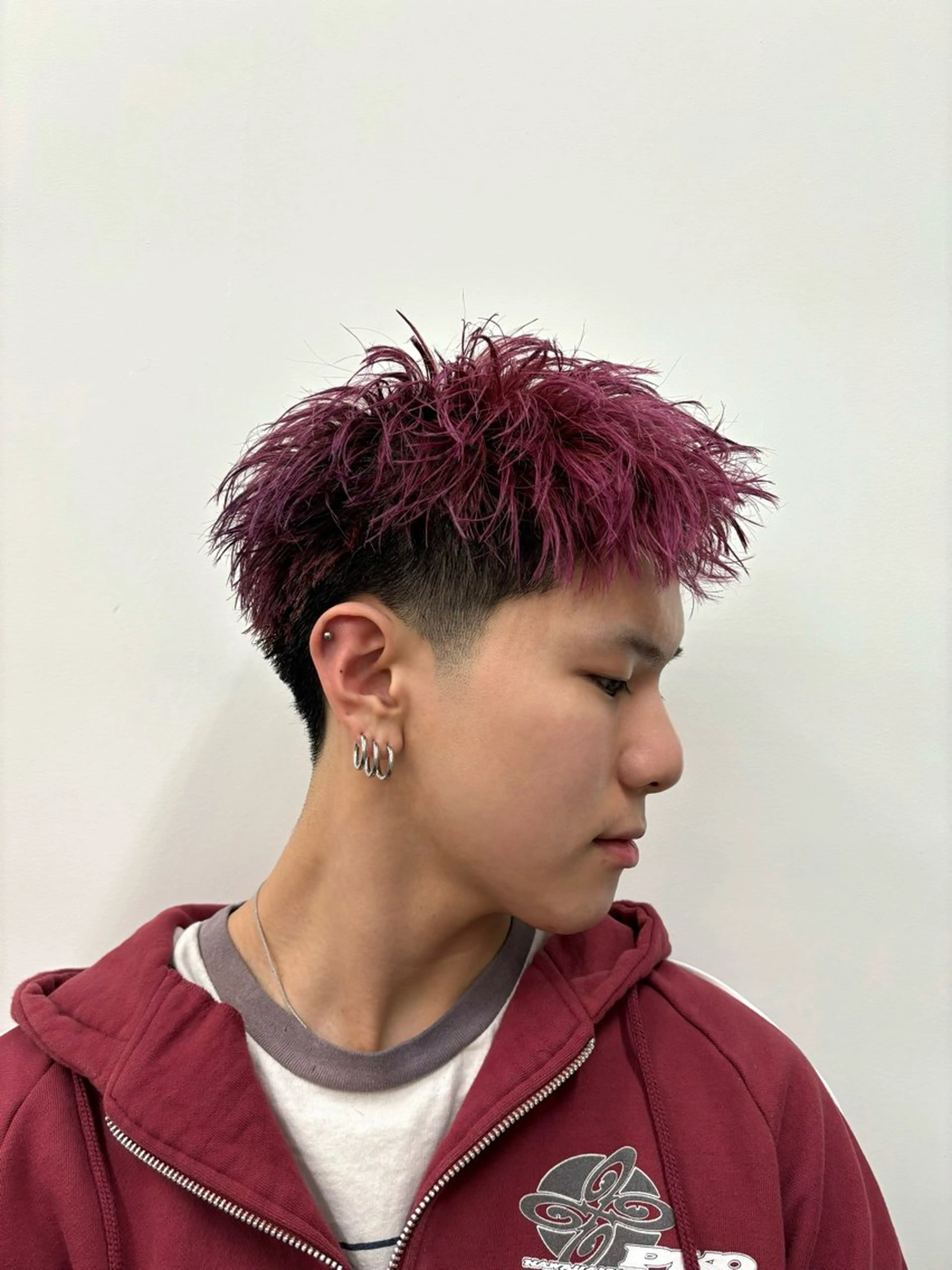 ショート パーマ メンズ メンズパーマ 刈り上げ ショートヘア ニュアンスパーマ なりたひろと / フェザーパーマのヘアスタイル