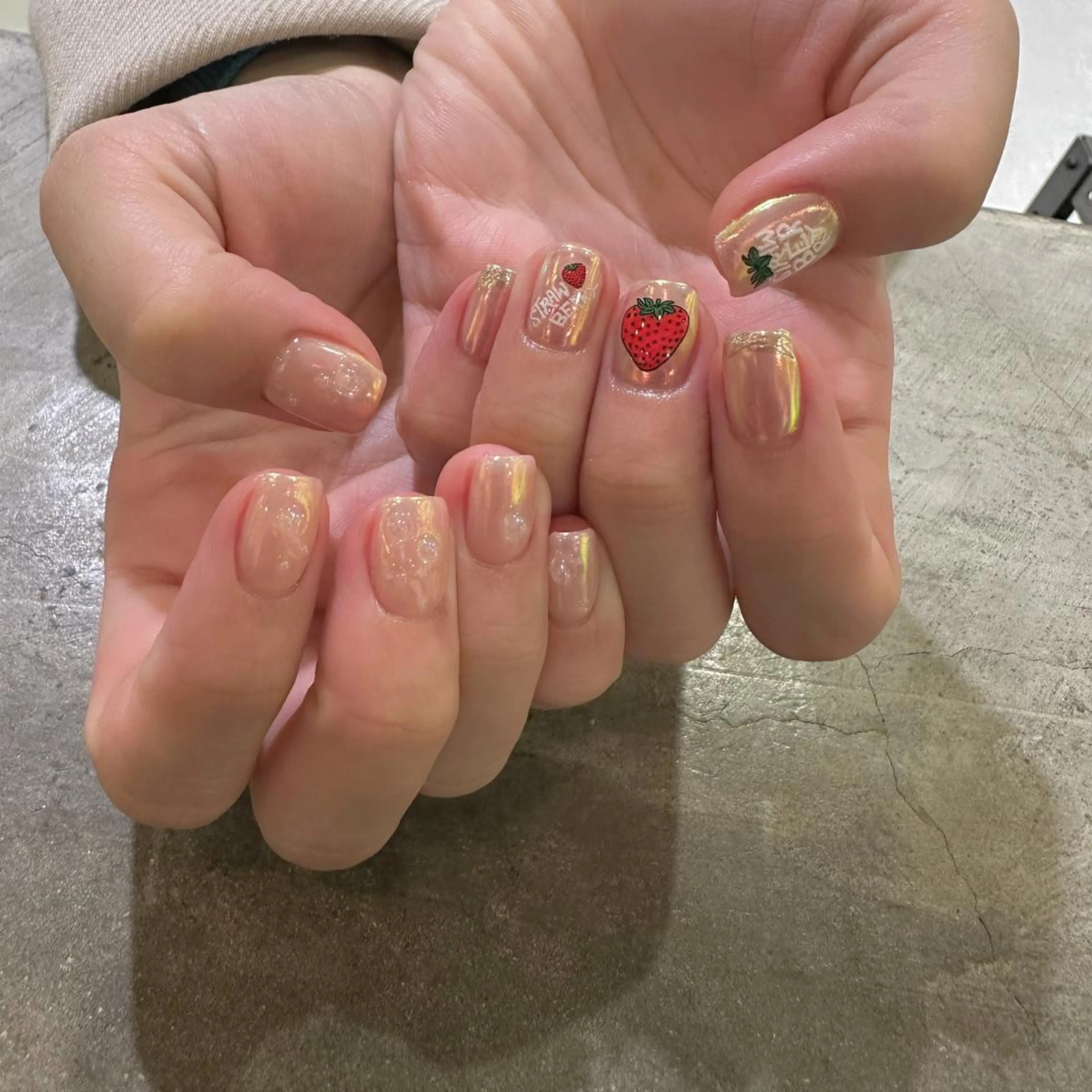 ネイル マツエク・マツパ アイブロウ feey ⁑erinaのネイルデザイン