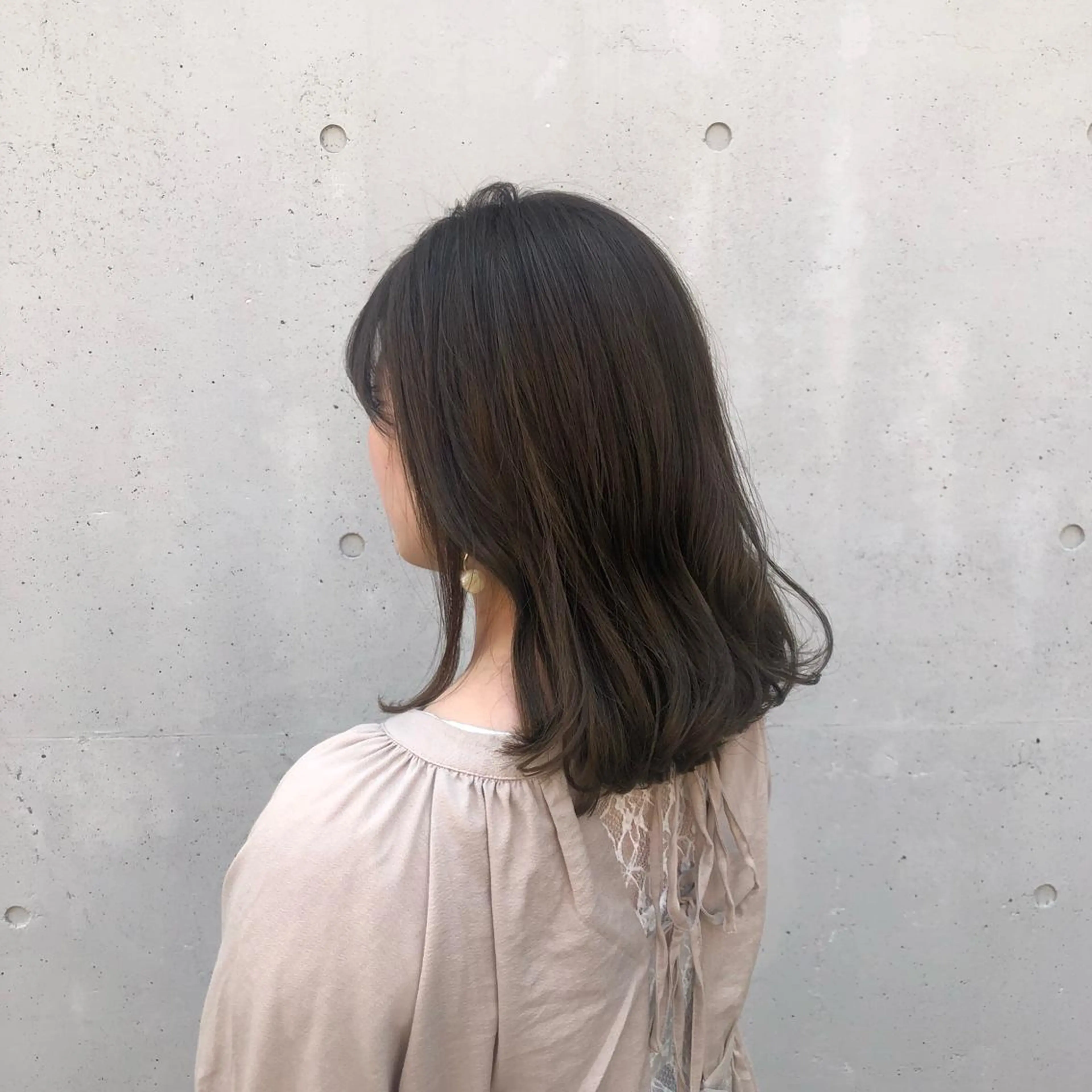 ミディアム カラー ベージュカラー オリーブベージュ ヘアカラー トリートメント 酸性縮毛矯正🧴韓国 レイヤー/髪質改善のヘアスタイル