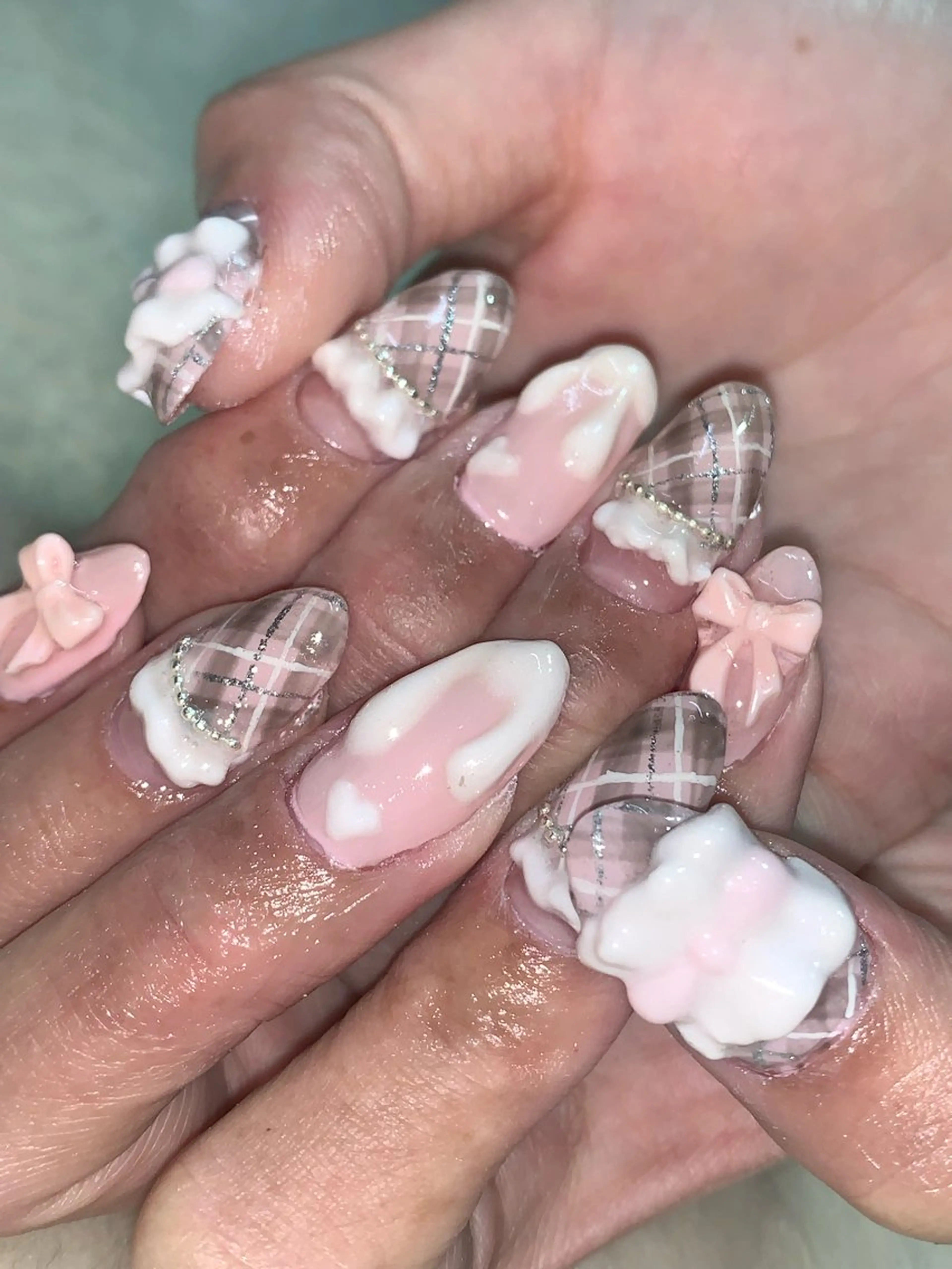 ネイル ハンドネイル NES NAIL所属・さゆり￤推しキャラ ￤ロングネイル🩷のネイルデザイン