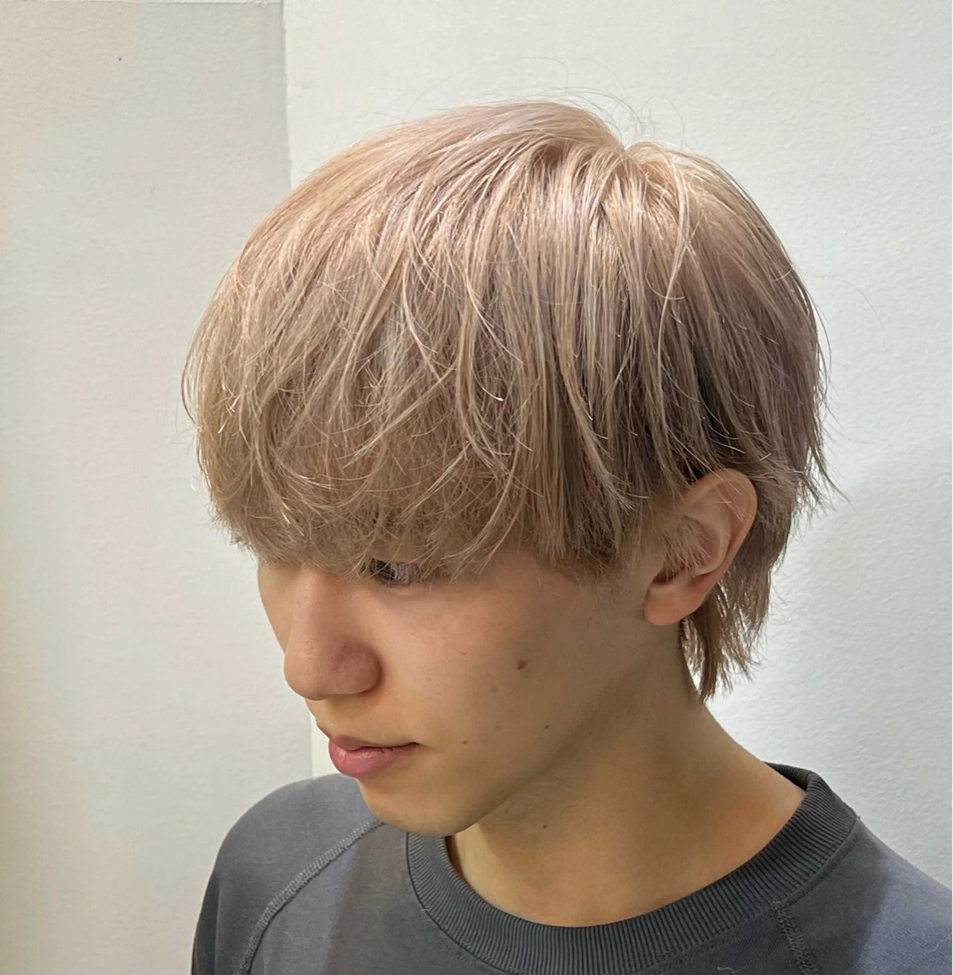 カラー メンズ カット ヘアカラー トリートメント ダブルカラー寒色系 ボリューム改善ハヤトのヘアスタイル