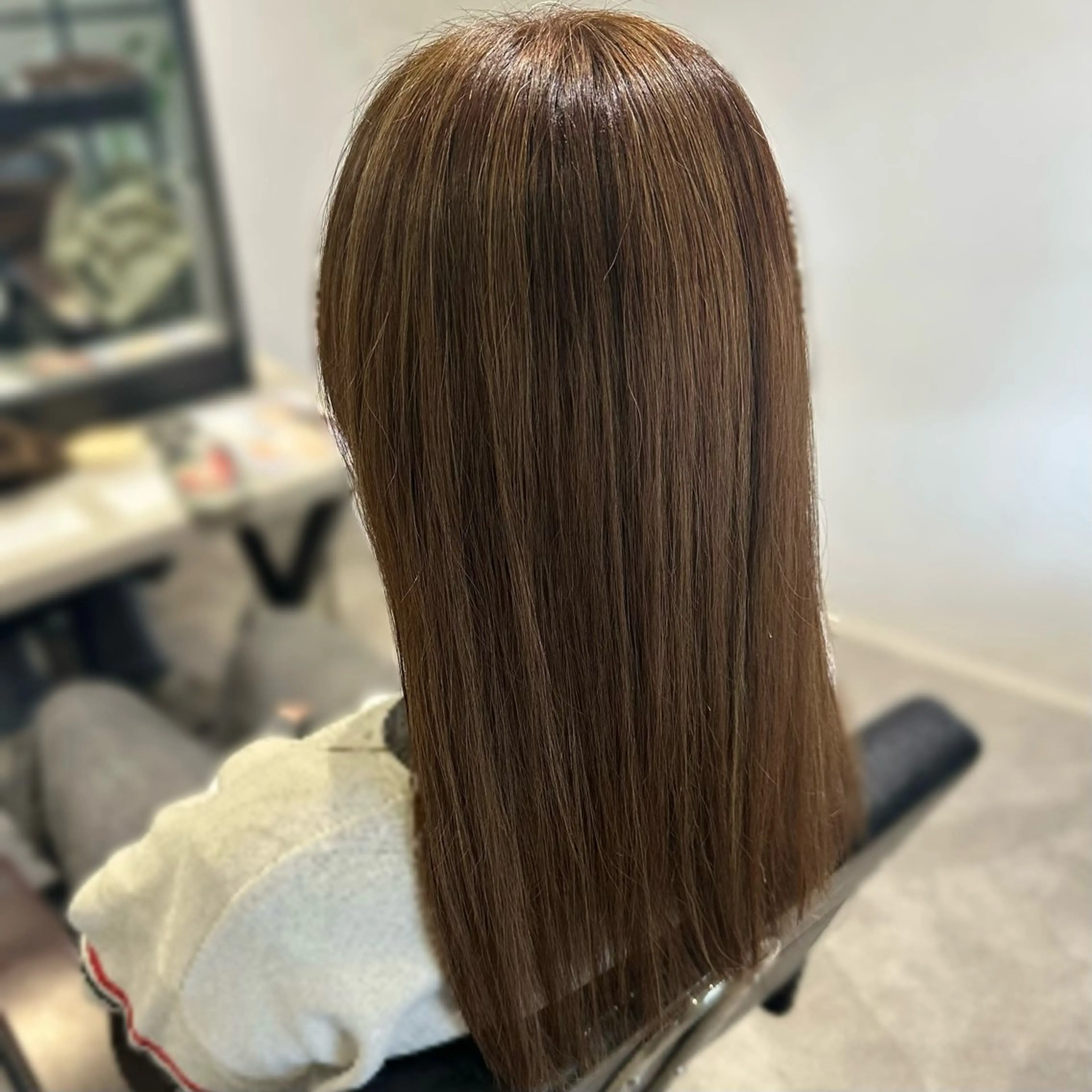 ロング カラー 透明感カラー ハイライトカラー ハイライト カット ヘアカラー 岩本みるか/ 暖色カラー/ベージュのヘアスタイル