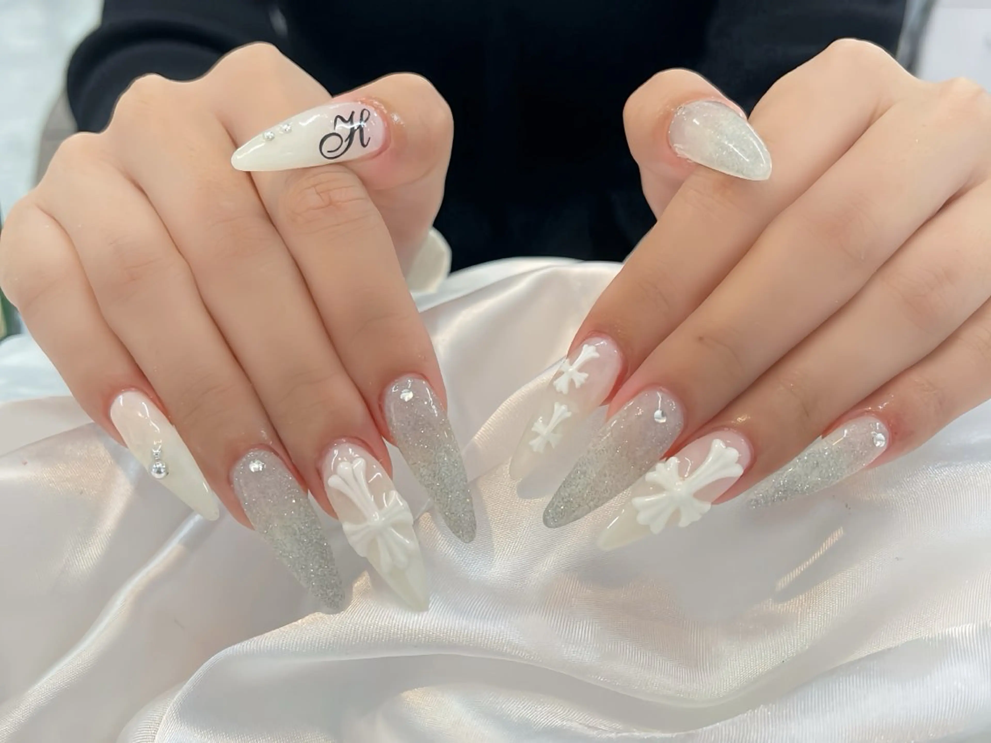 ネイル アートネイル チークネイル ジェルネイル ロングネイル マグネットネイル ハンドネイル Rin Nail 新大久保店のネイルデザイン