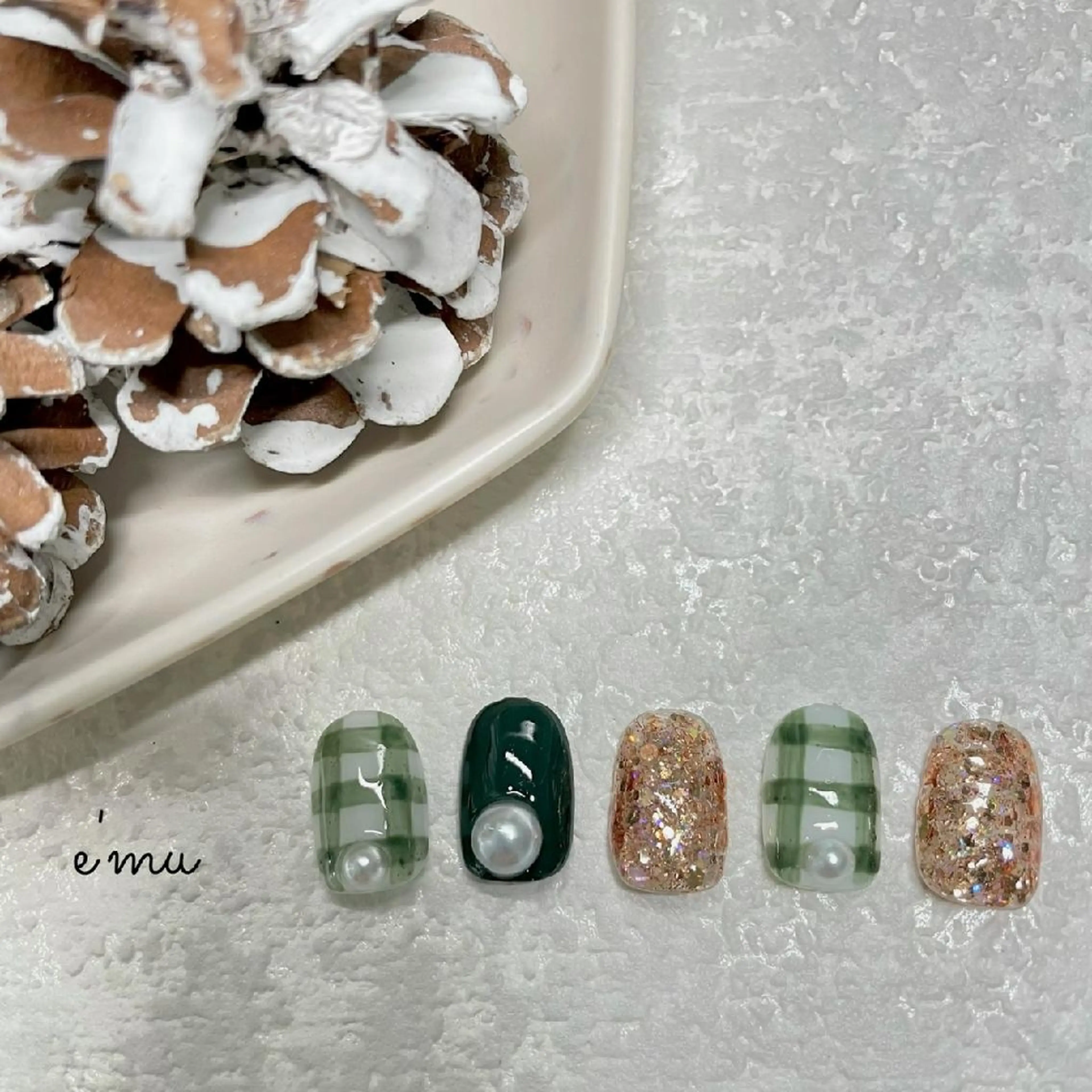 ネイル 冬ネイル ハンドネイル nail salon e'mu💐のネイルデザイン