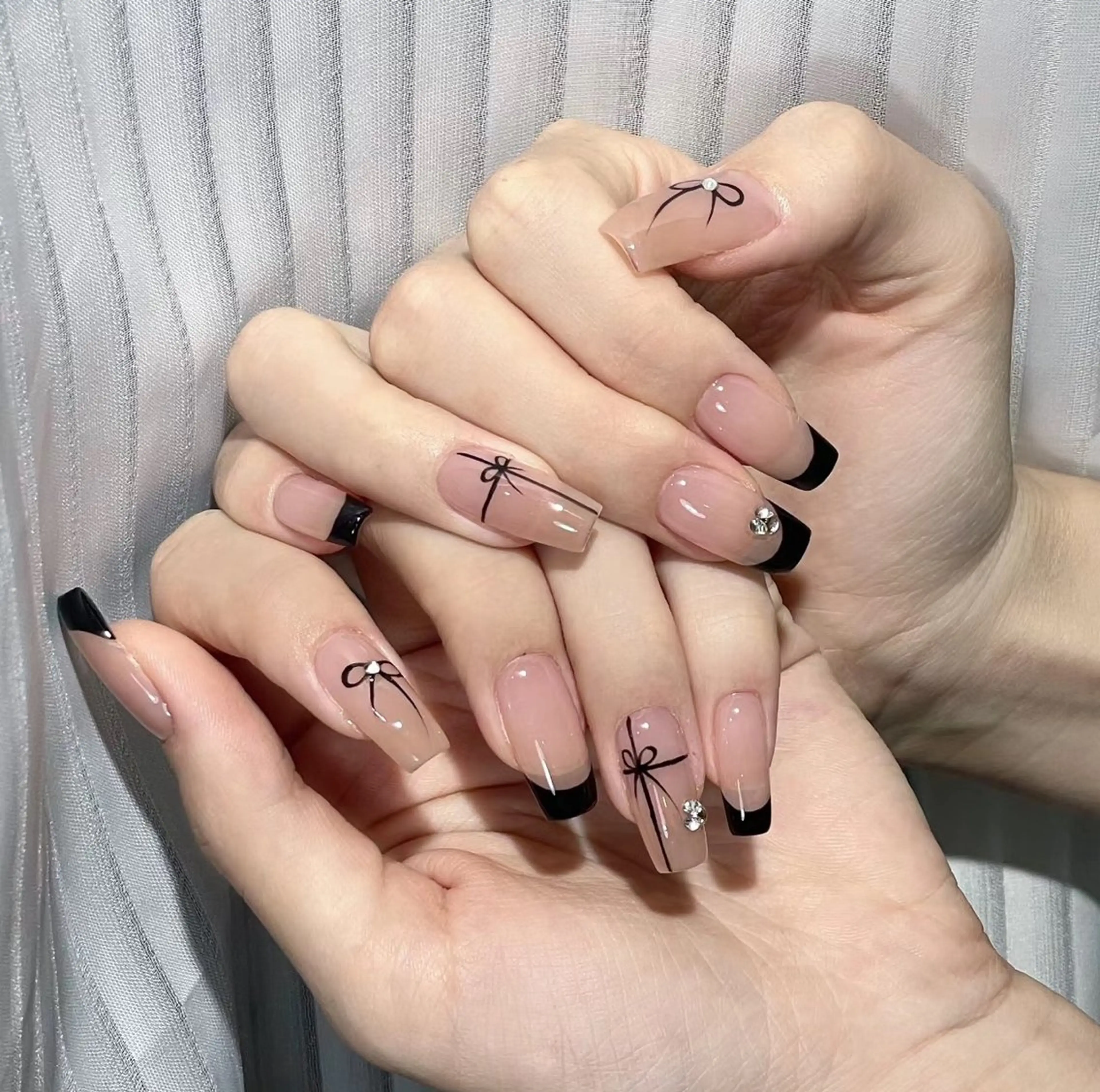 ネイル チークネイル 長さ出し ジェルネイル マグネットネイル 持ち込み ハンドネイル ハンドケア ラッキーネイルサロン 西川口東口店のネイルデザイン