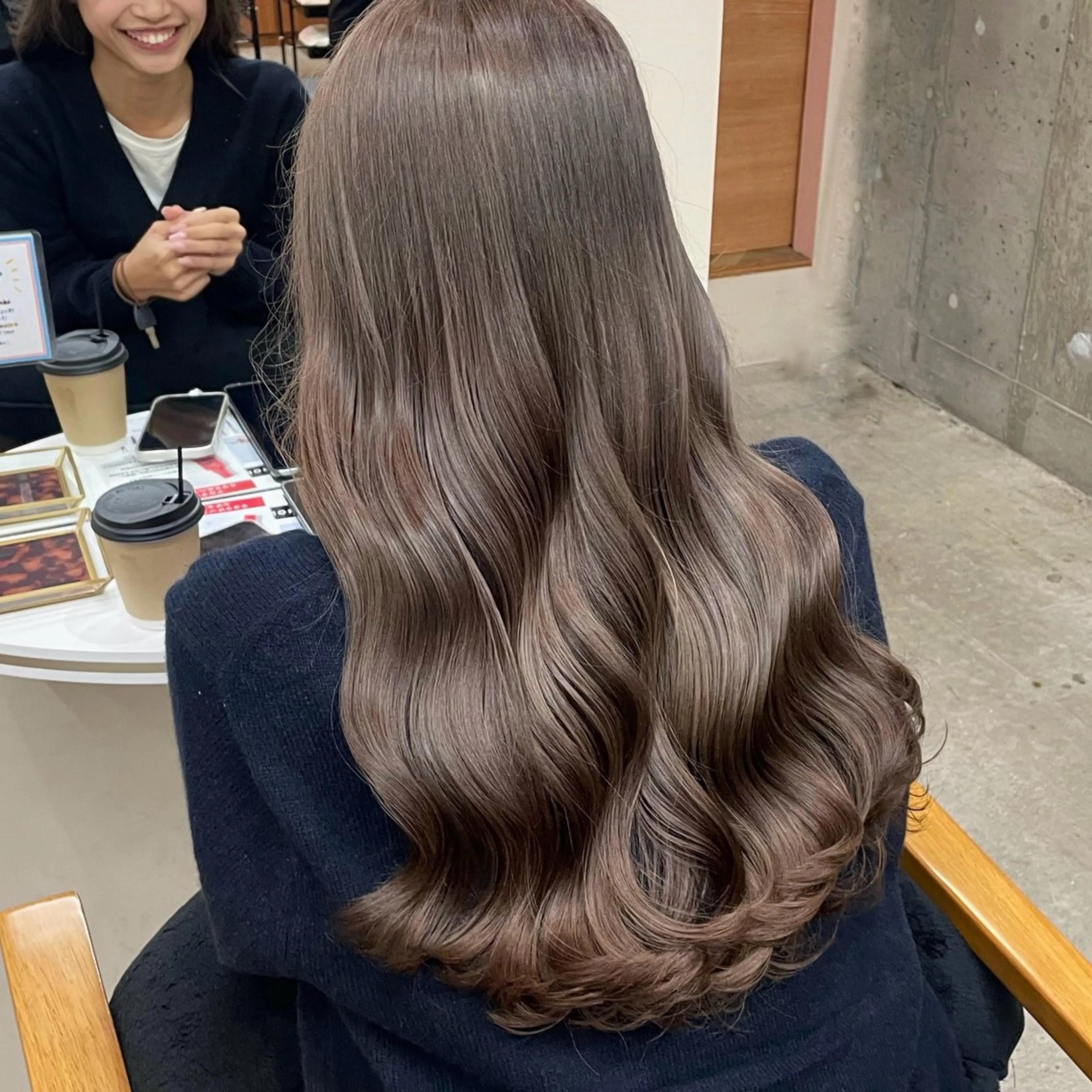 ロング カラー ブリーチ 透明感カラー グレージュ カット ヘアカラー トリートメント noii / 伊藤 愛莉のヘアスタイル
