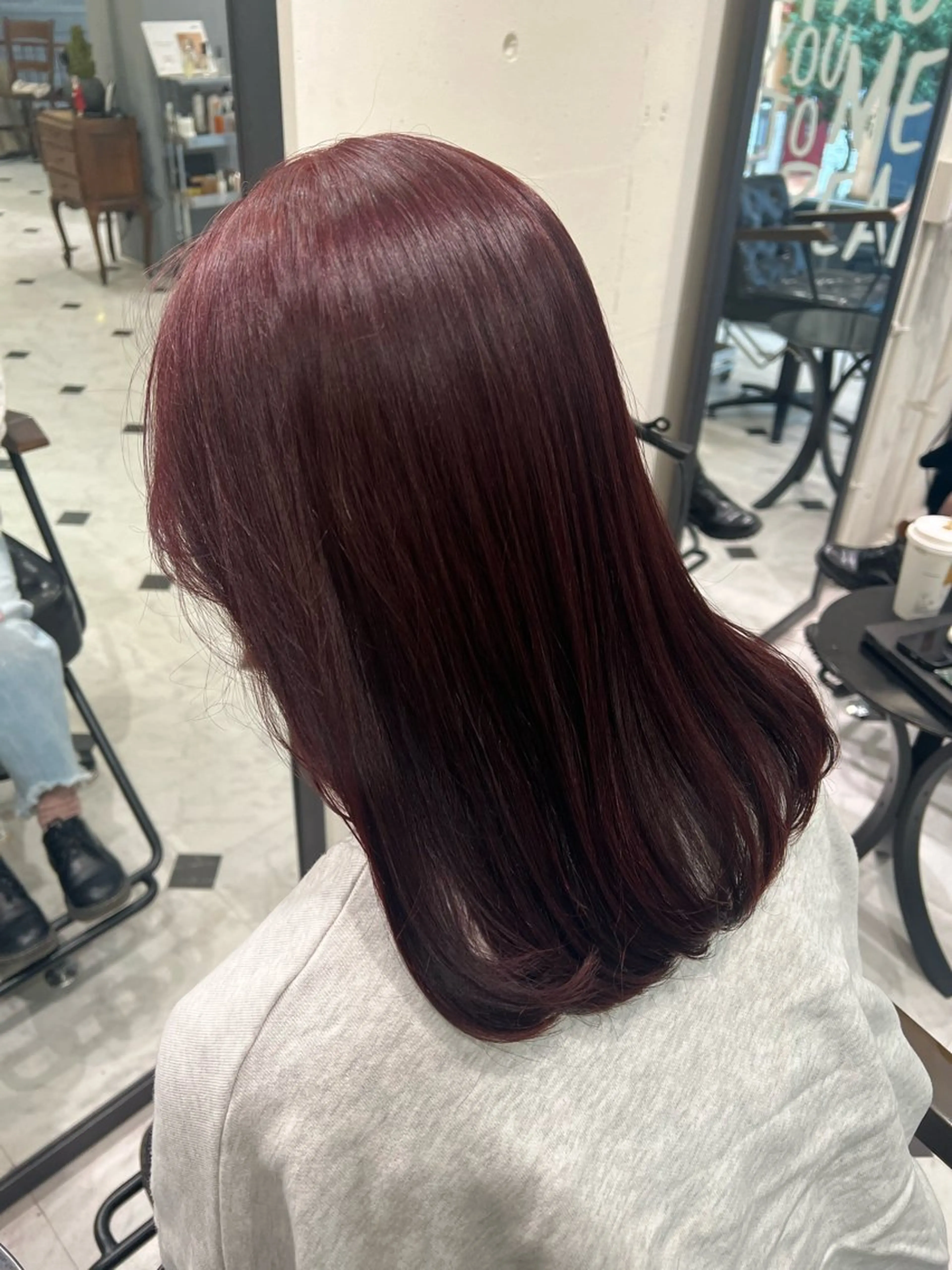 ミディアム 似合わせカット 小林愛奈のヘアスタイル