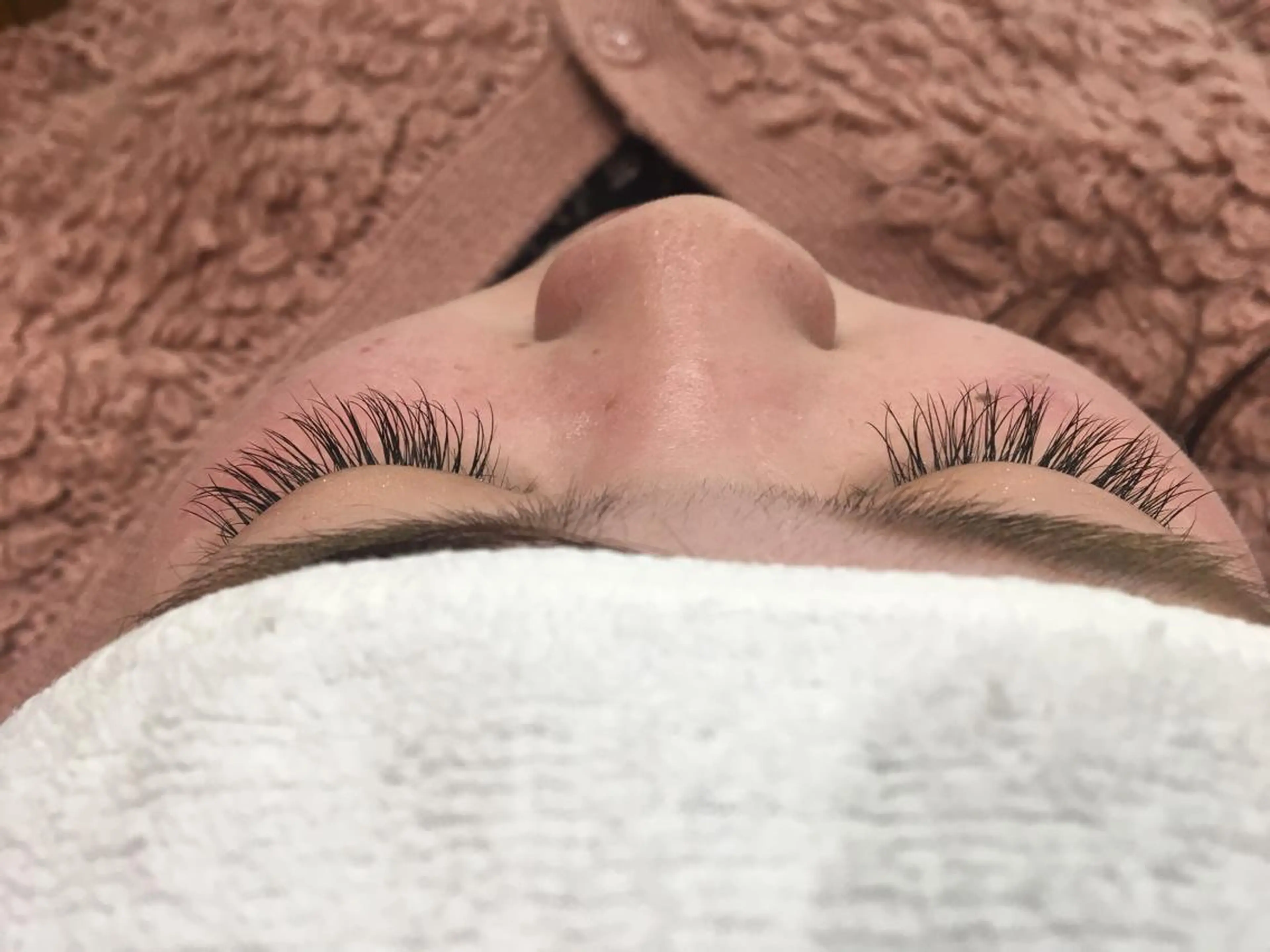 マツエク・マツパ 丸山 亜加理のヘアスタイル