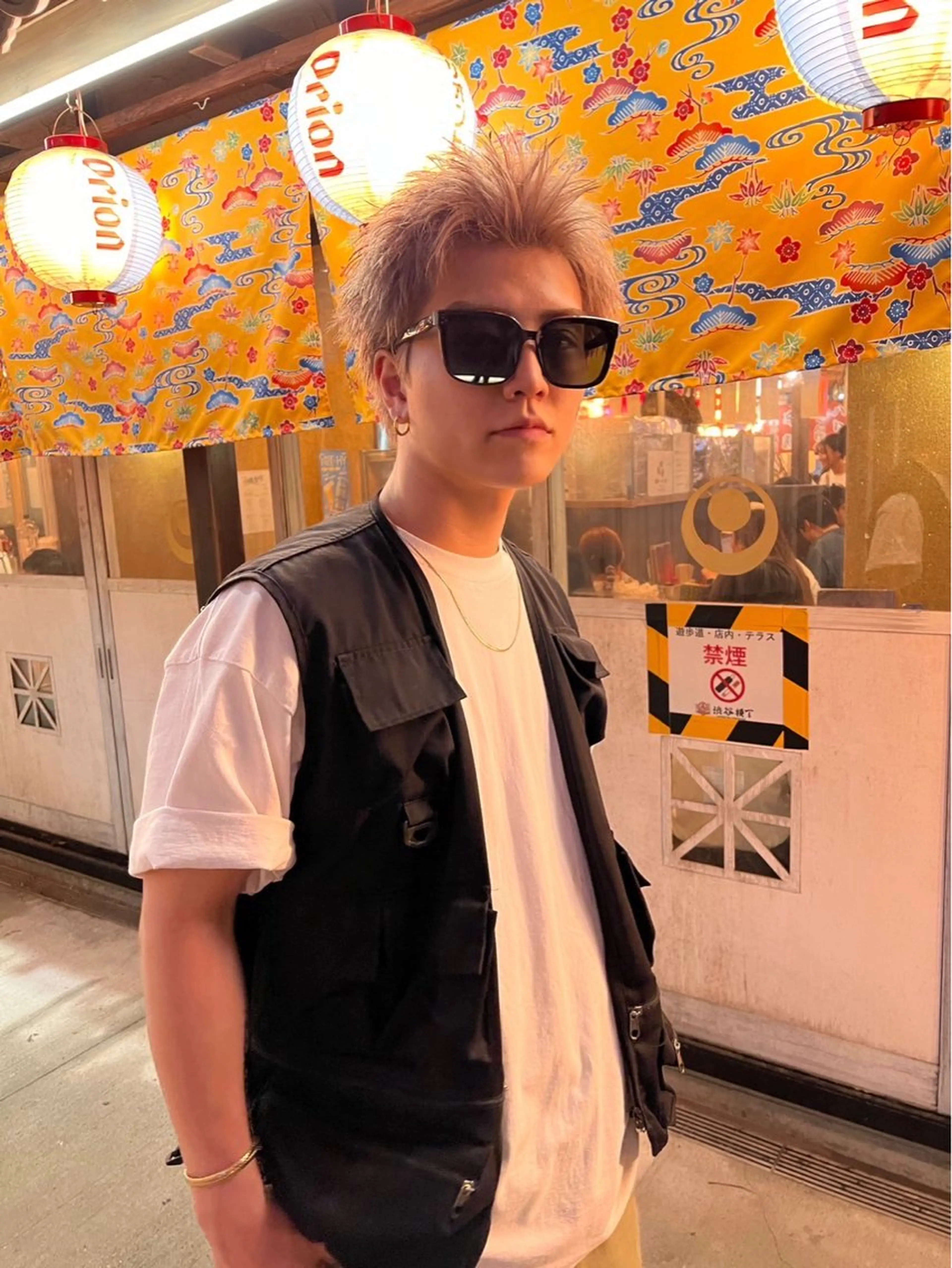 ショート カラー パーマ ヘアアレンジ メンズ スパイキーショート ベージュカラー ミルクティーベージュ ショートヘア カット ヘアカラー トリートメント ヘアセット スパイキーの鬼 ヒロムのヘアスタイル