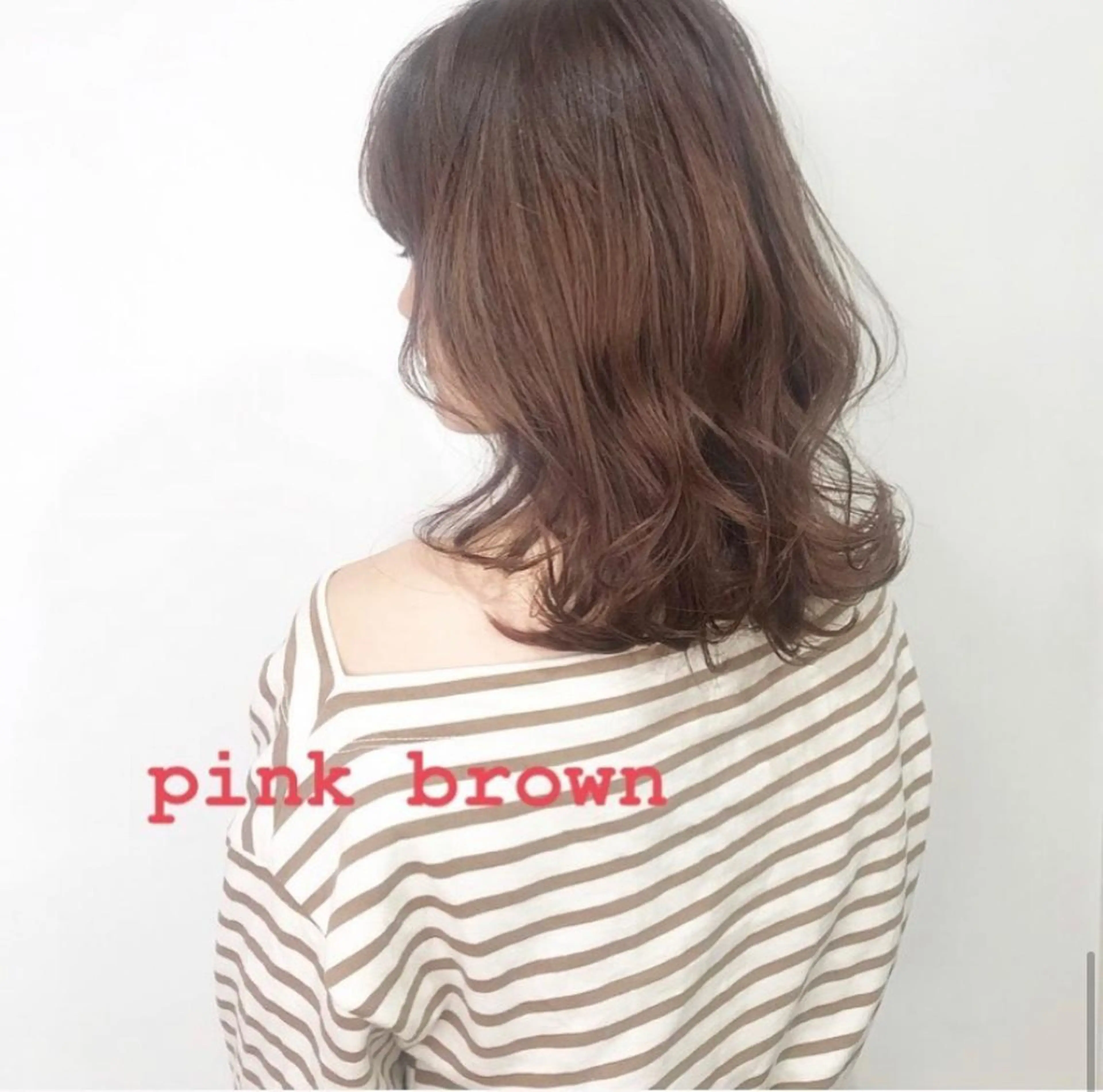 セミロング 外ハネヘア 家里 圭子のヘアスタイル