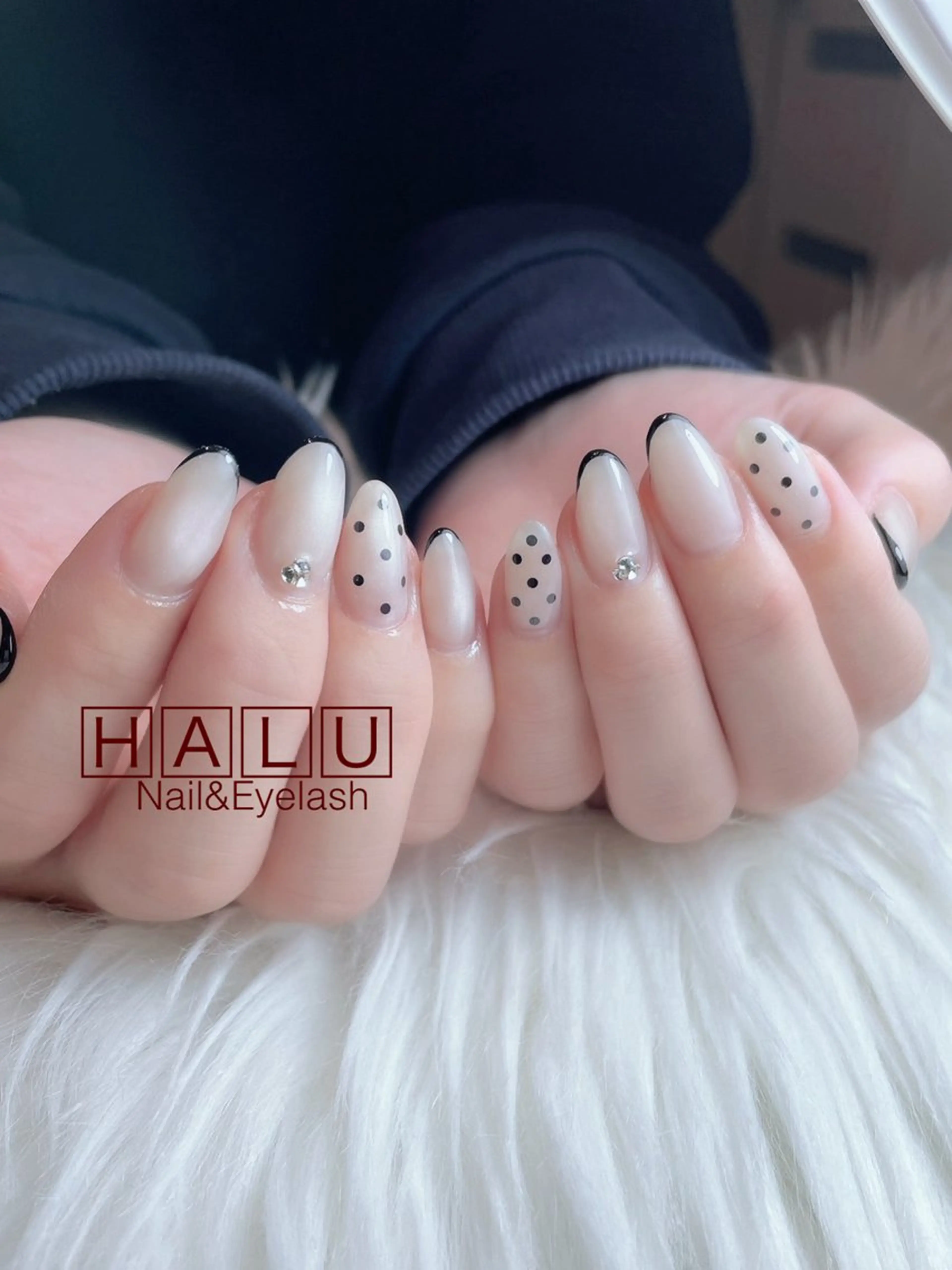 ネイル ドット フレンチネイル HALU ハルのネイルデザイン