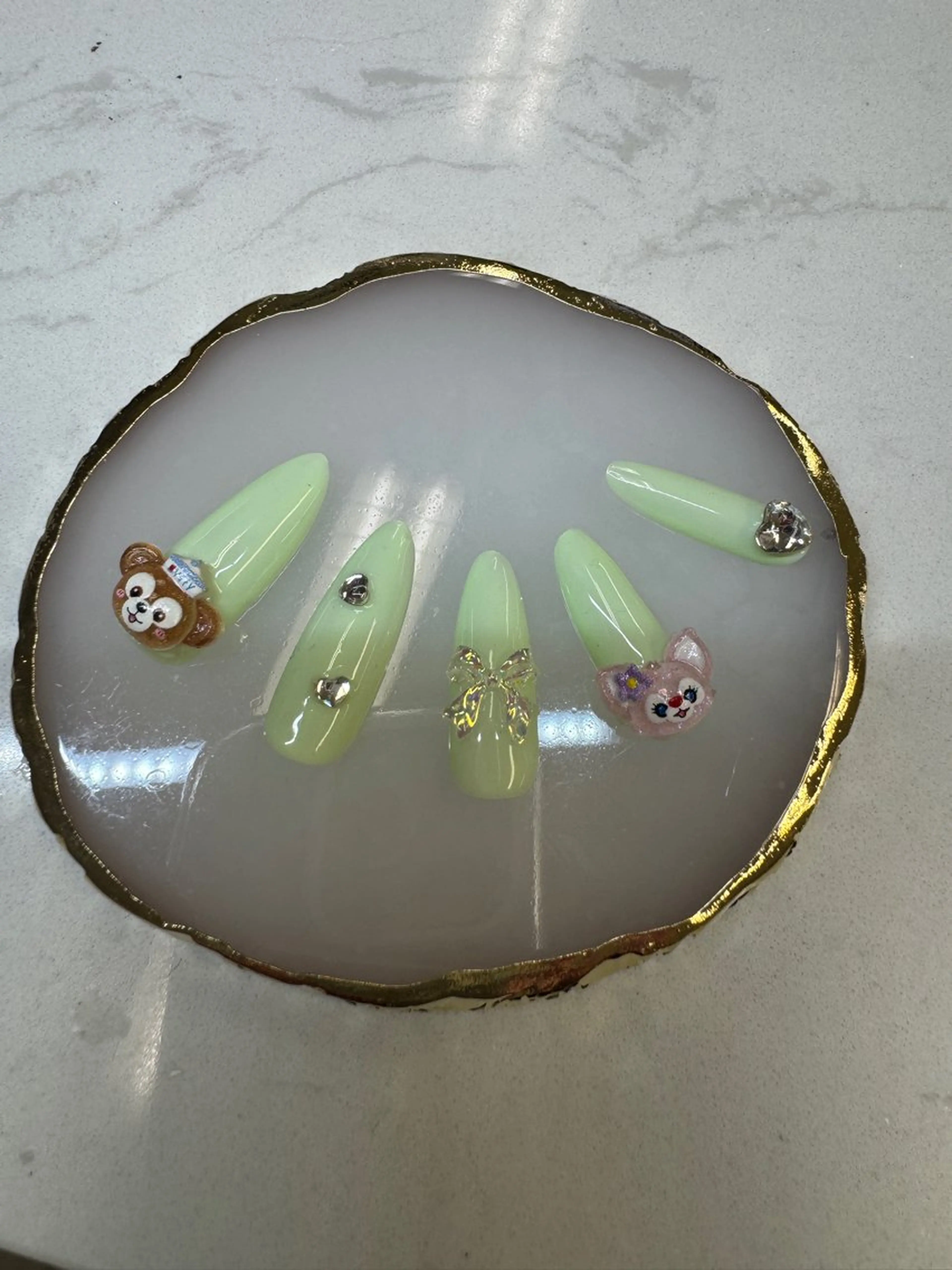 ネイル 長さ出し フレンチネイル ジェルネイル ガラスフレンチ マグネットネイル クイーンズネイル銀座所属・Queeens nailのネイルデザイン