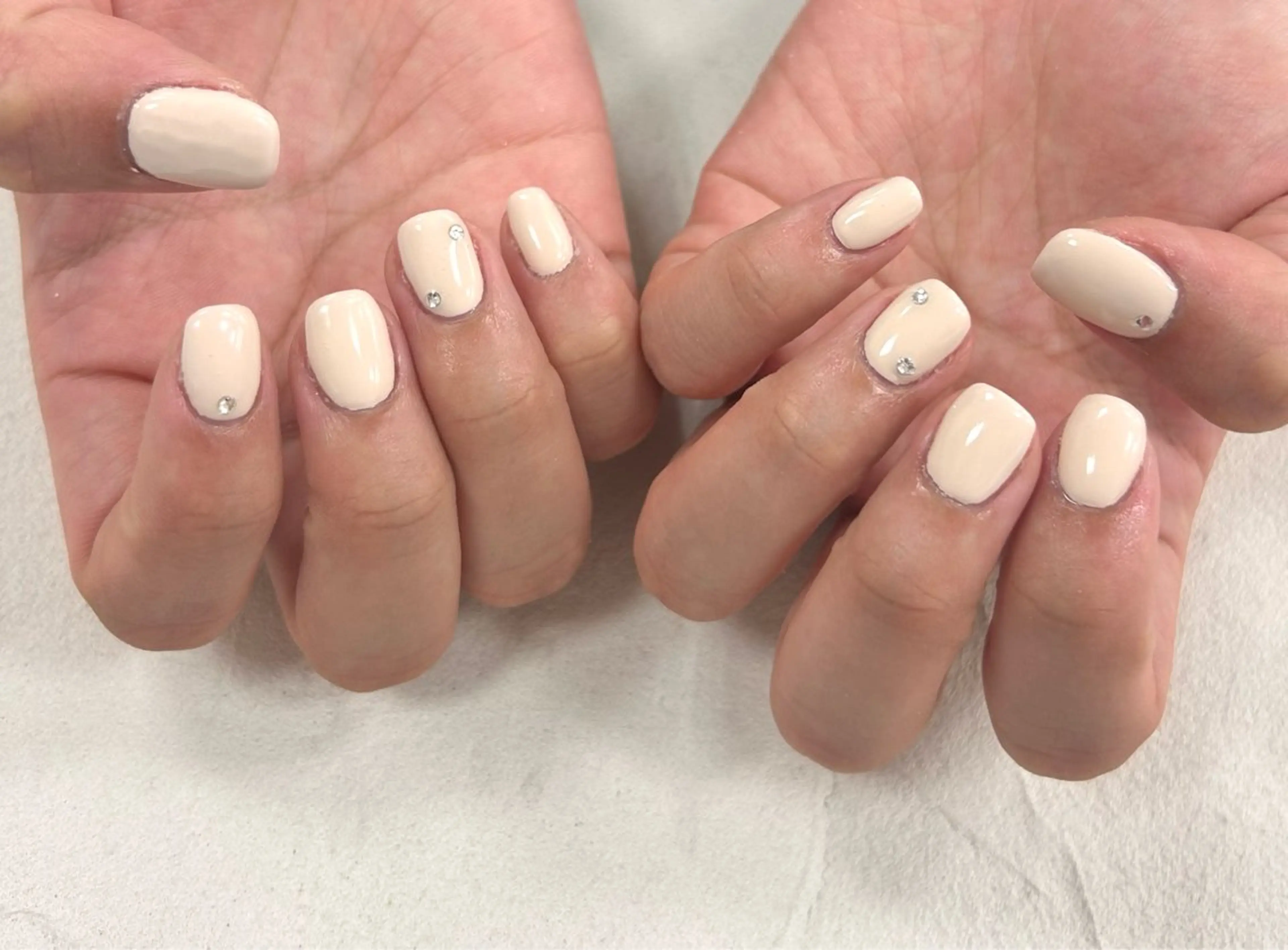 ネイル ストーンネイル Bianca  🎀 Hayakawaのネイルデザイン