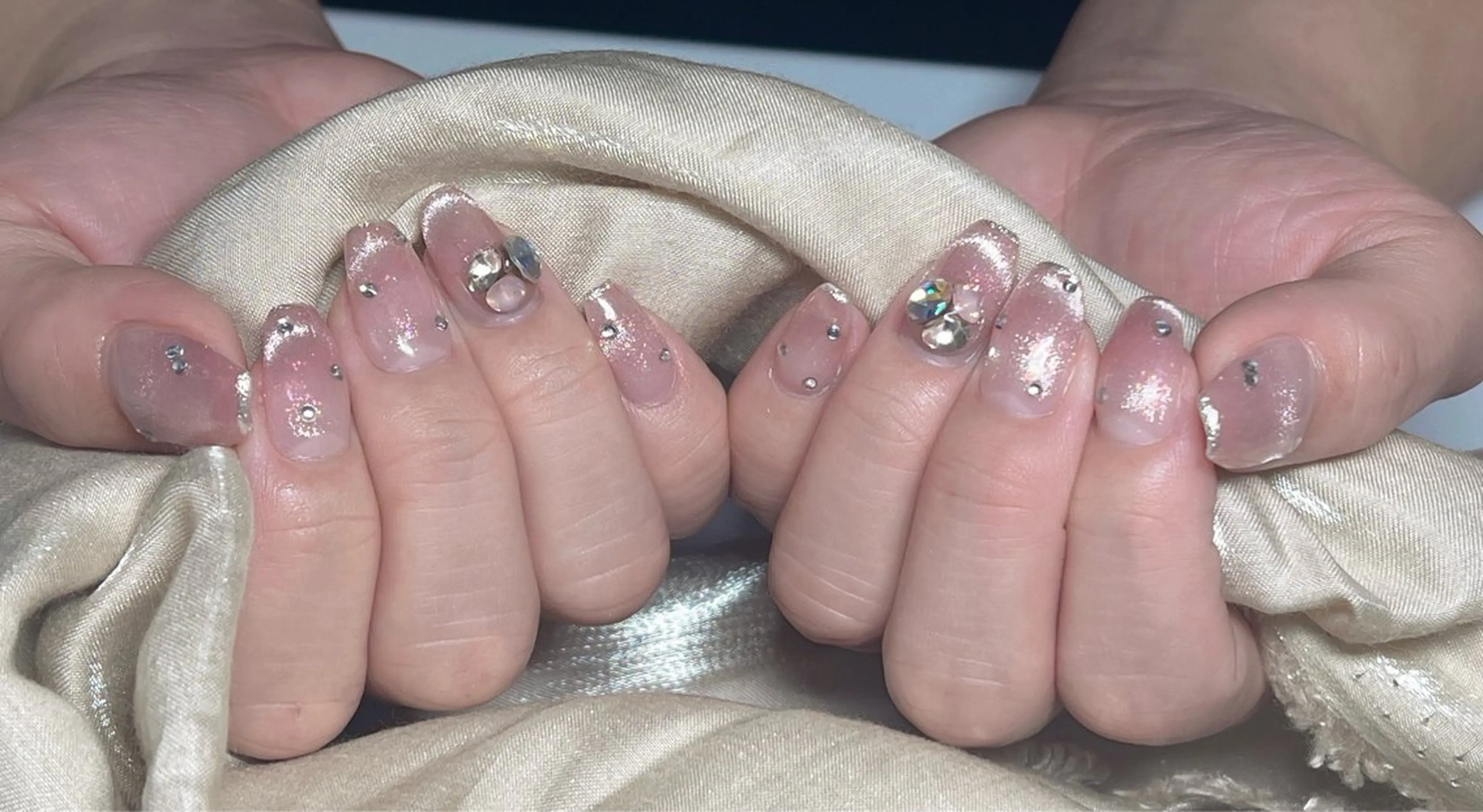 ネイル ハンドネイル ハンドケア Rarity ネイルサロン所属・Rarity ネイルサロンのネイルデザイン