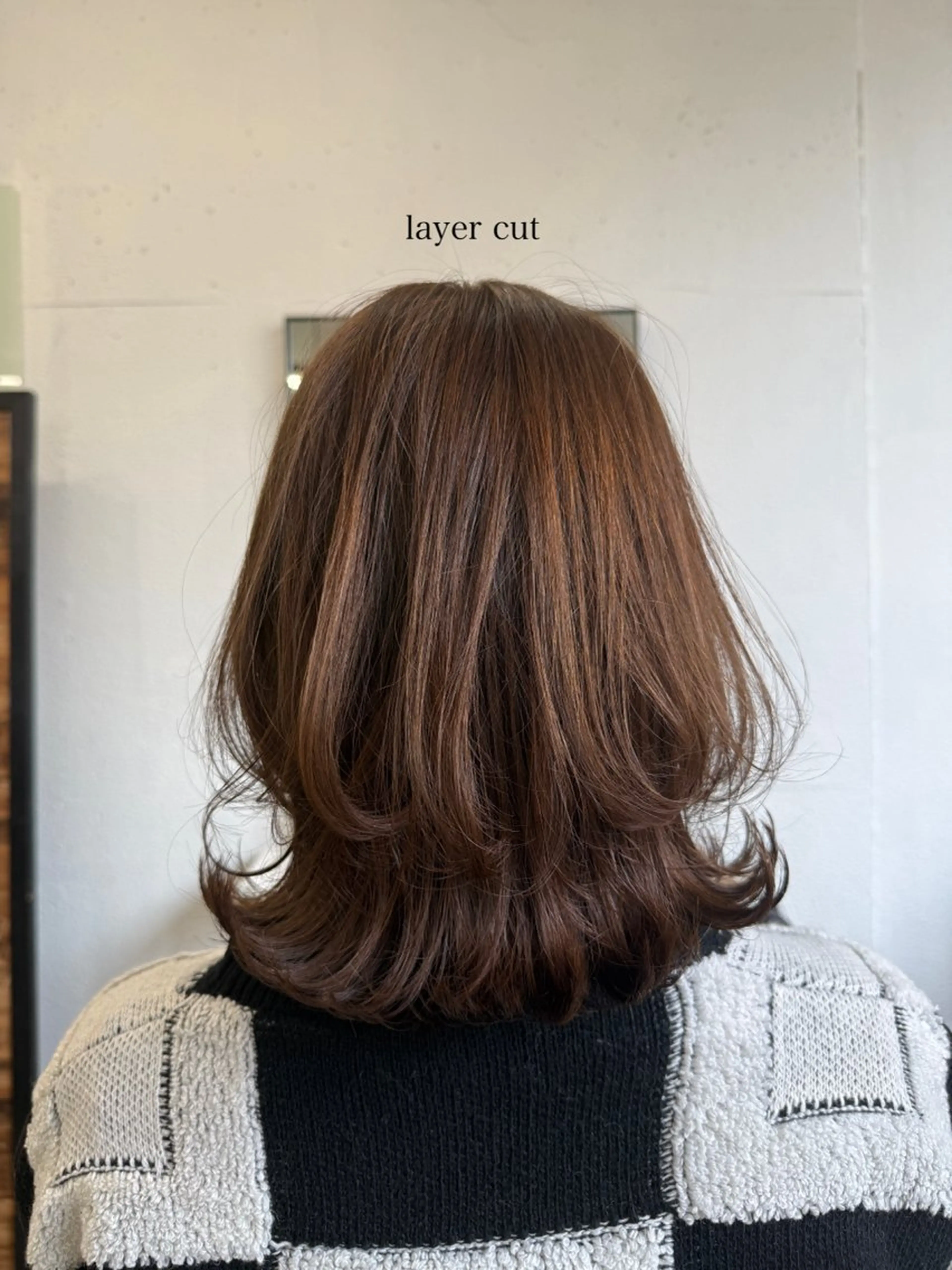 ミディアム 酒井 緋菜のヘアスタイル