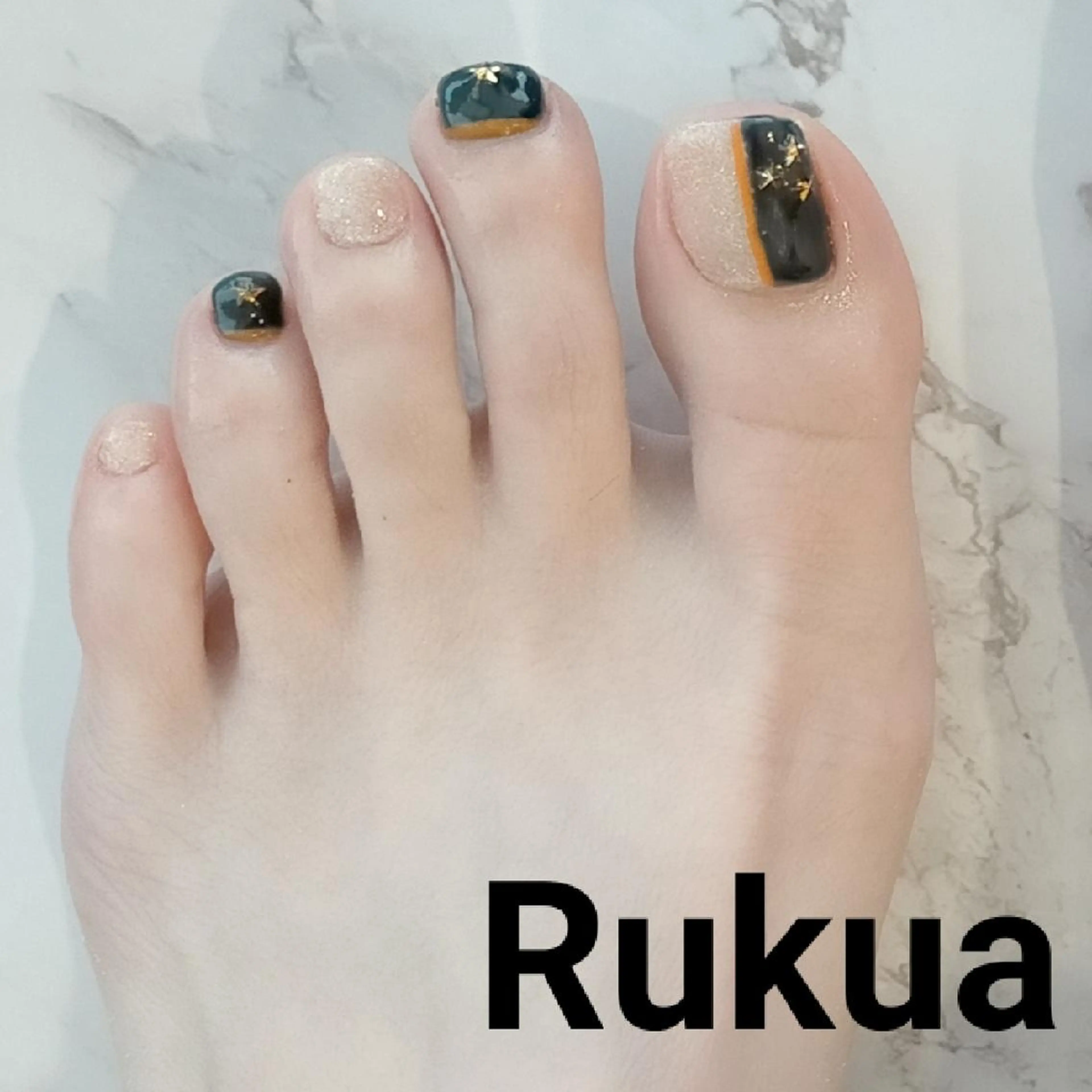 ネイル フットネイル 吉澤 友恵のネイルデザイン