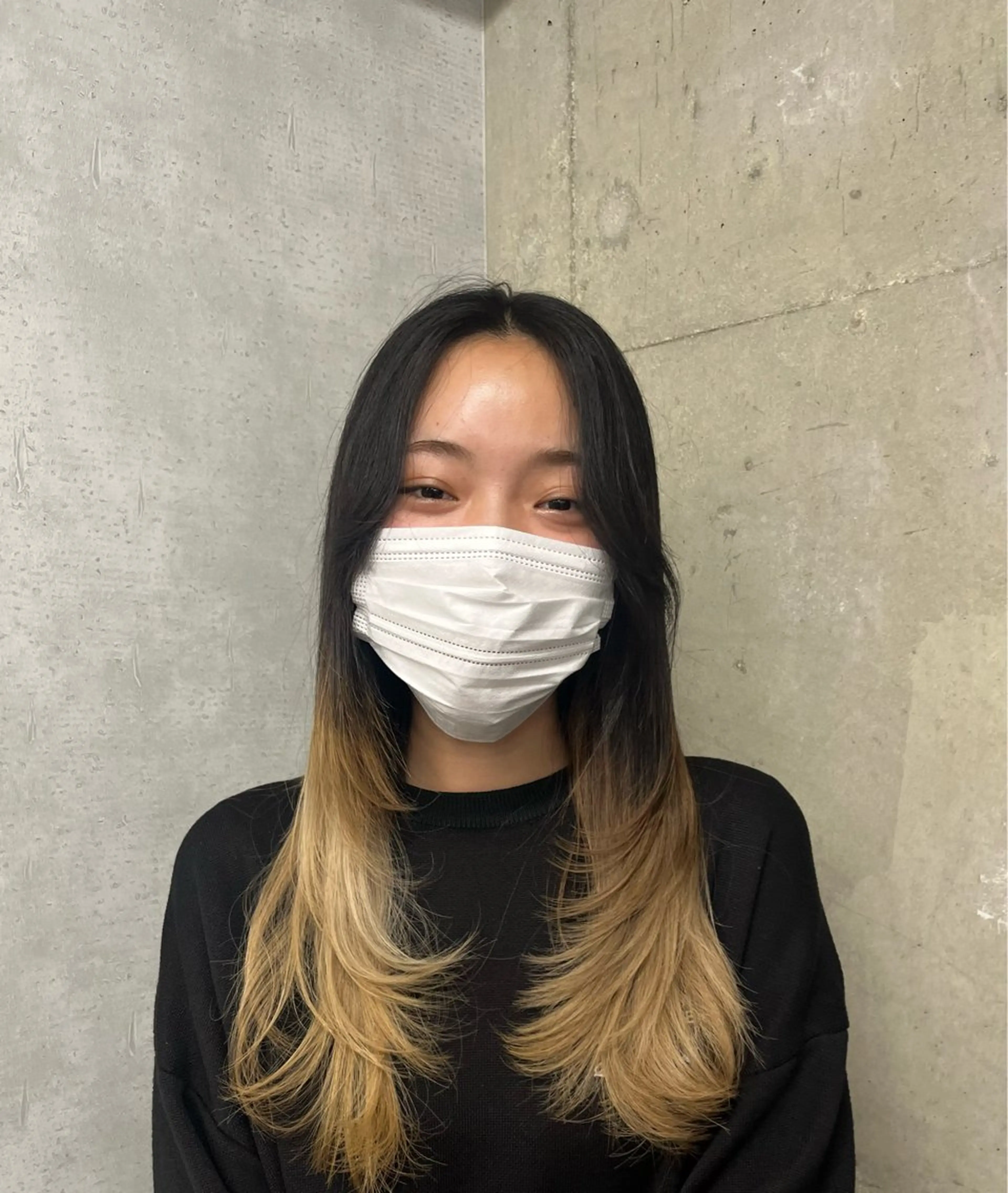 セミロング レイヤーカット anon Loemのヘアスタイル