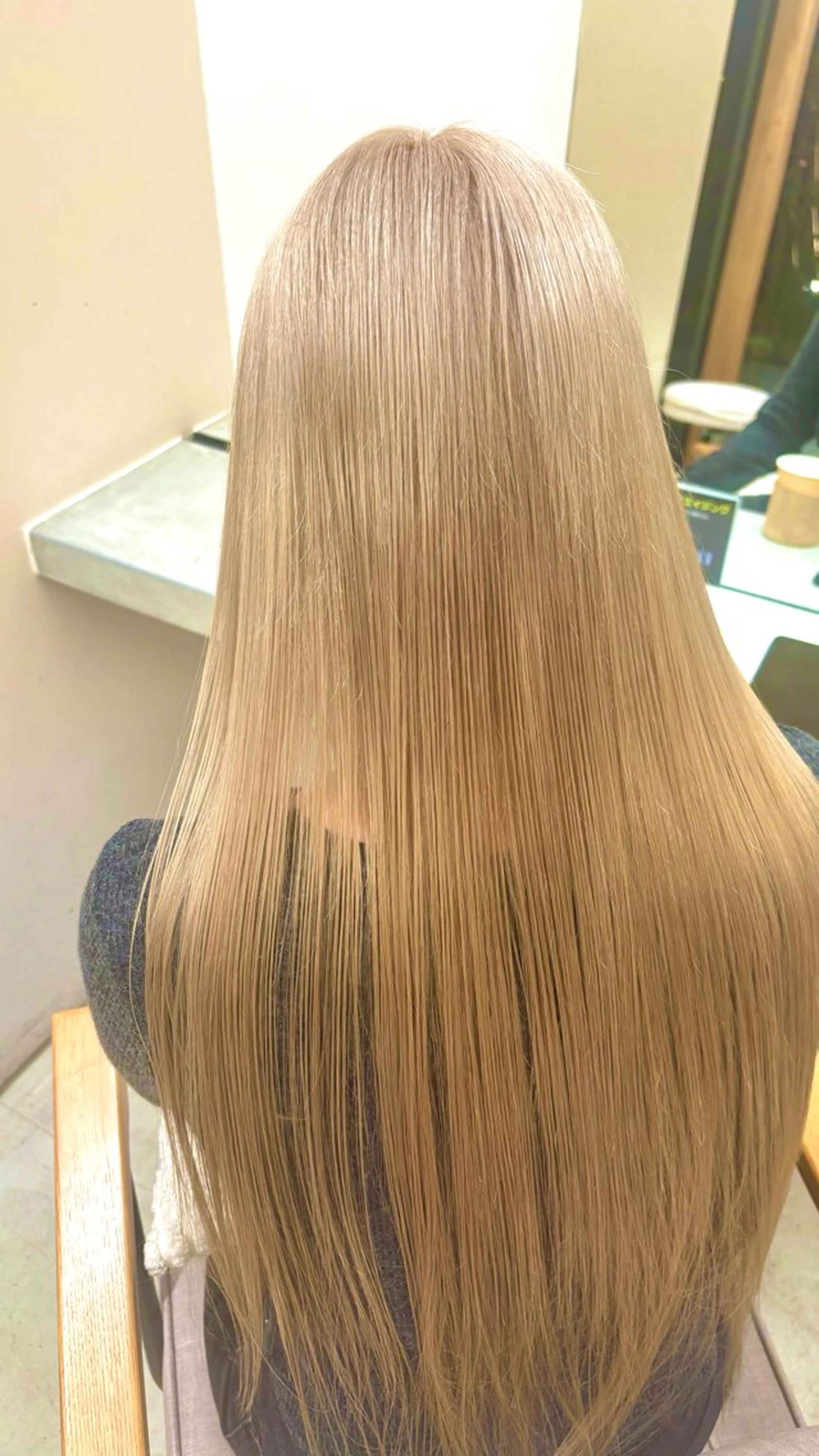 ロング カラー ベージュカラー ヘアカラー TEMIL HAIR 彩香のヘアスタイル