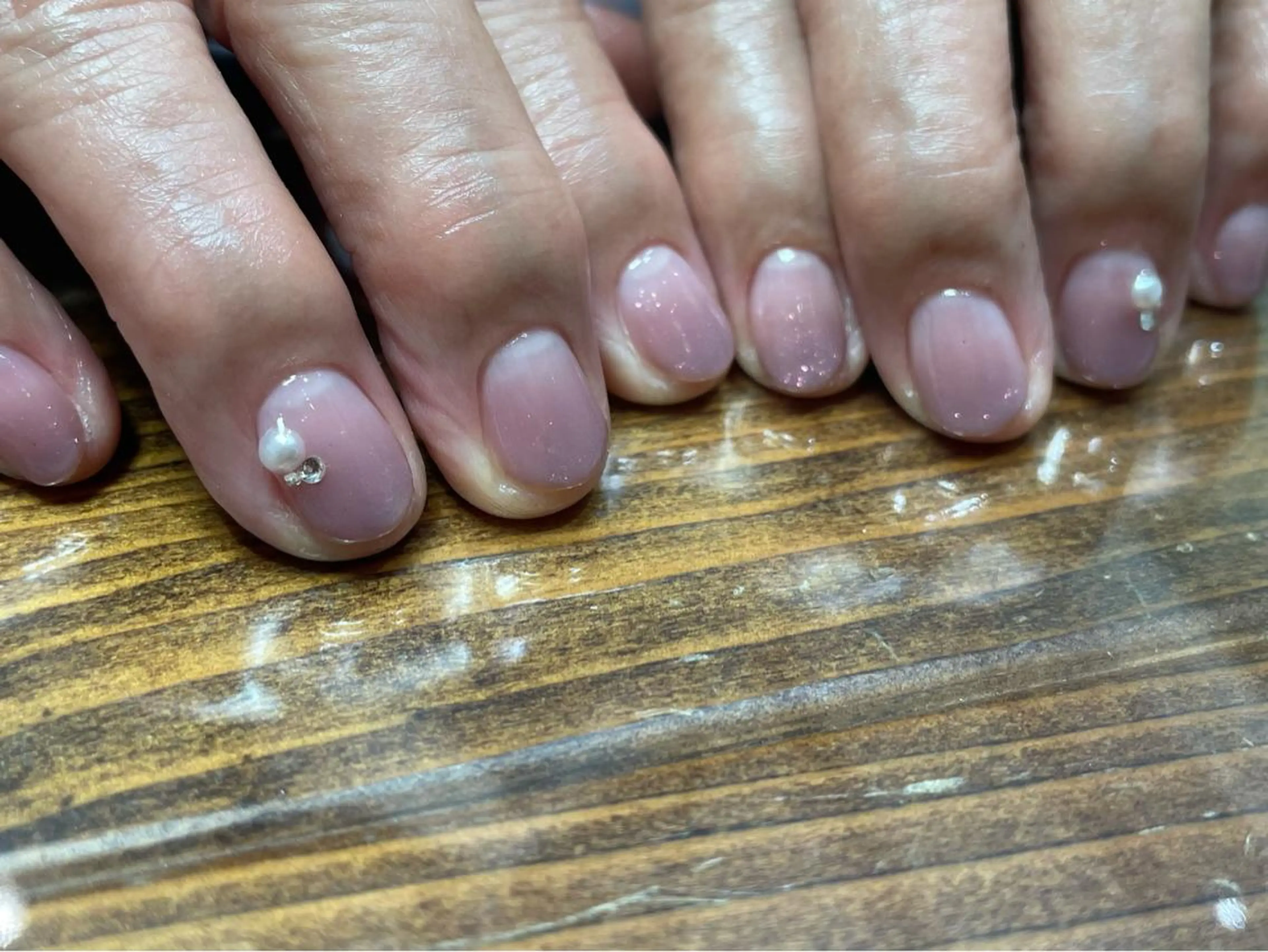 ネイル ラメ(グリッター) ストーンネイル ハンドネイル ヘアーサロン大野所属・nailsalon SWATiのネイルデザイン