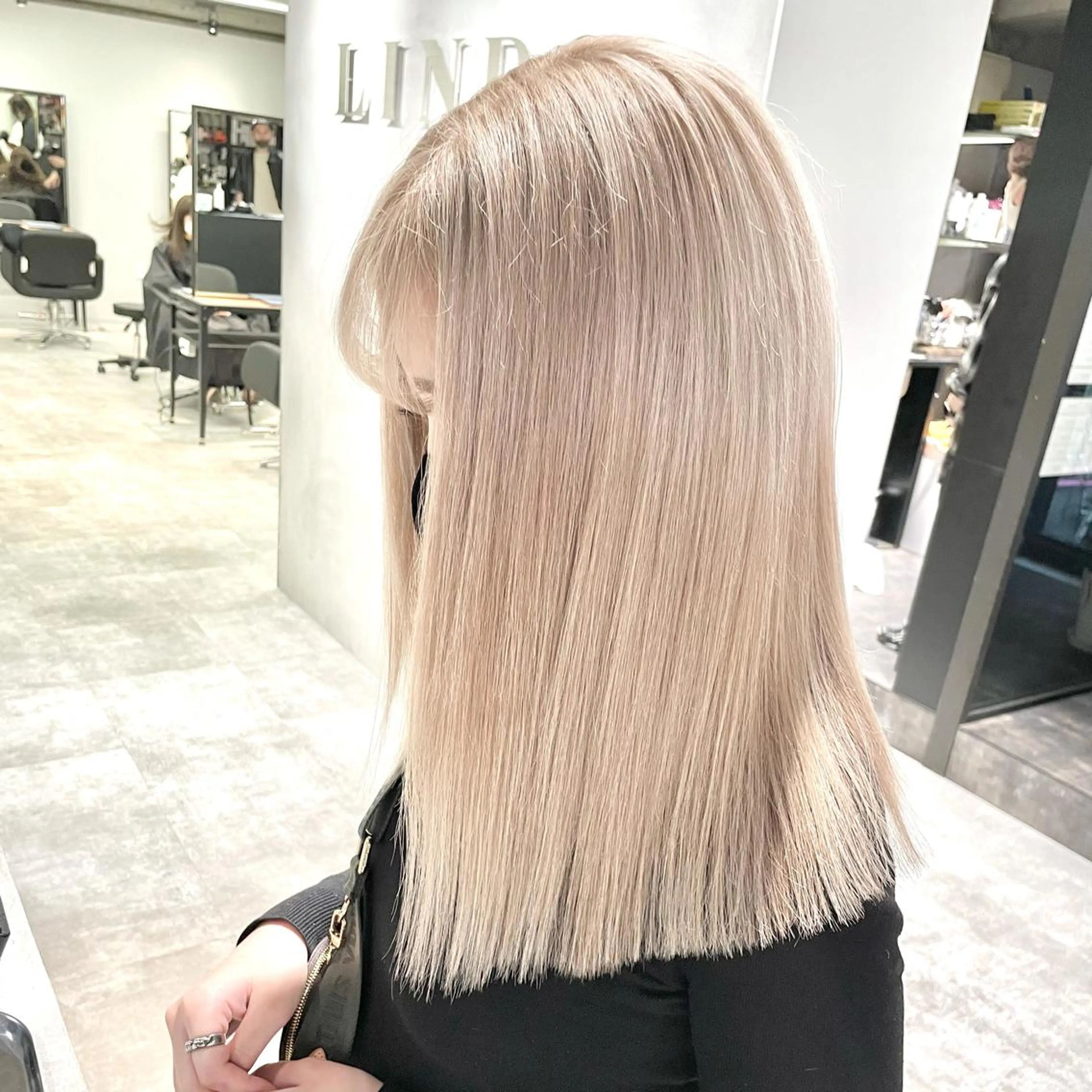 ロング カラー ベージュカラー ハイトーンカラー ヘアカラー トリートメント MiL所属・✨ハイトーン✨ 濱田知孝のヘアスタイル