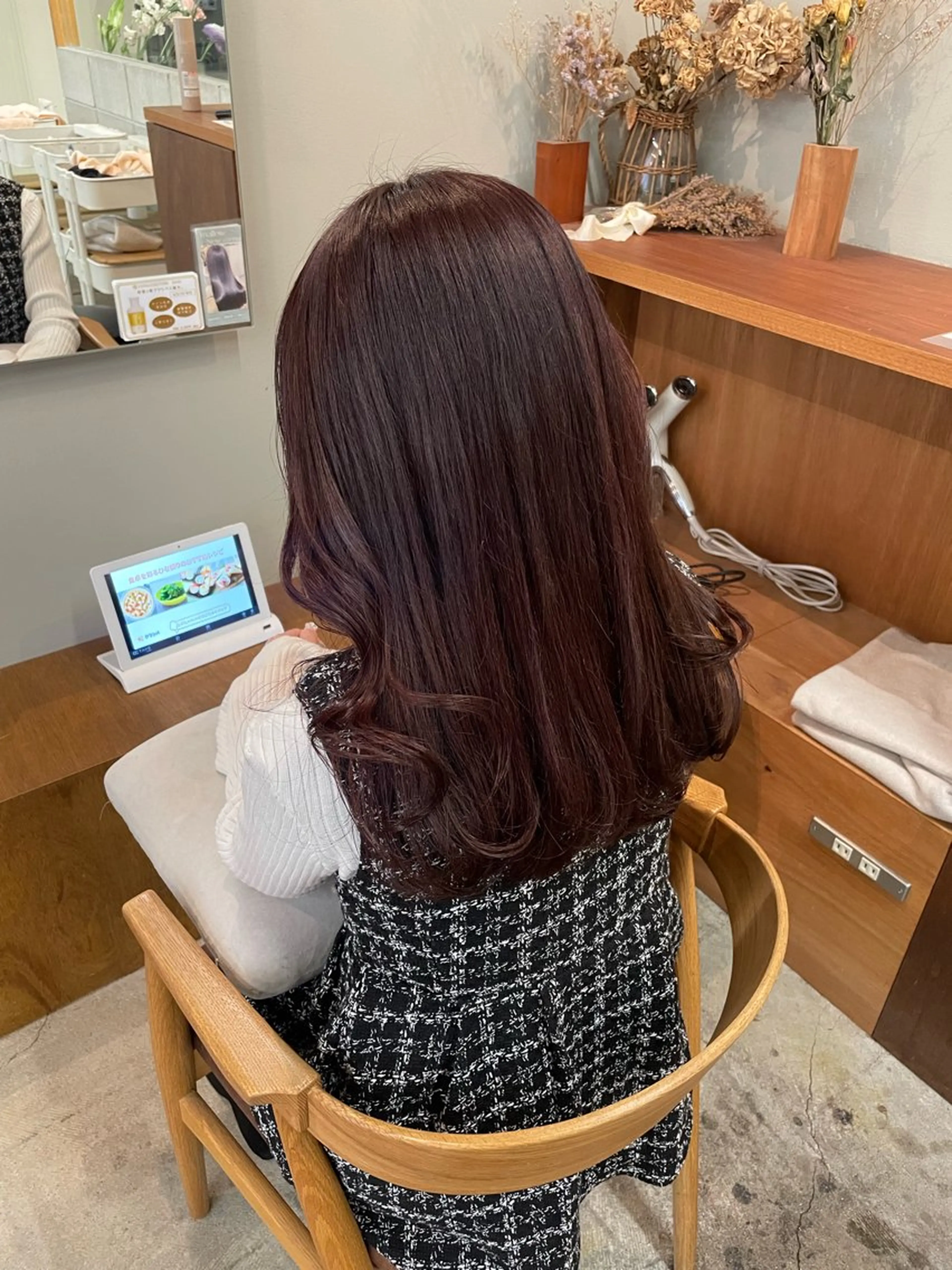 セミロング カラー 山下 悠月のヘアスタイル