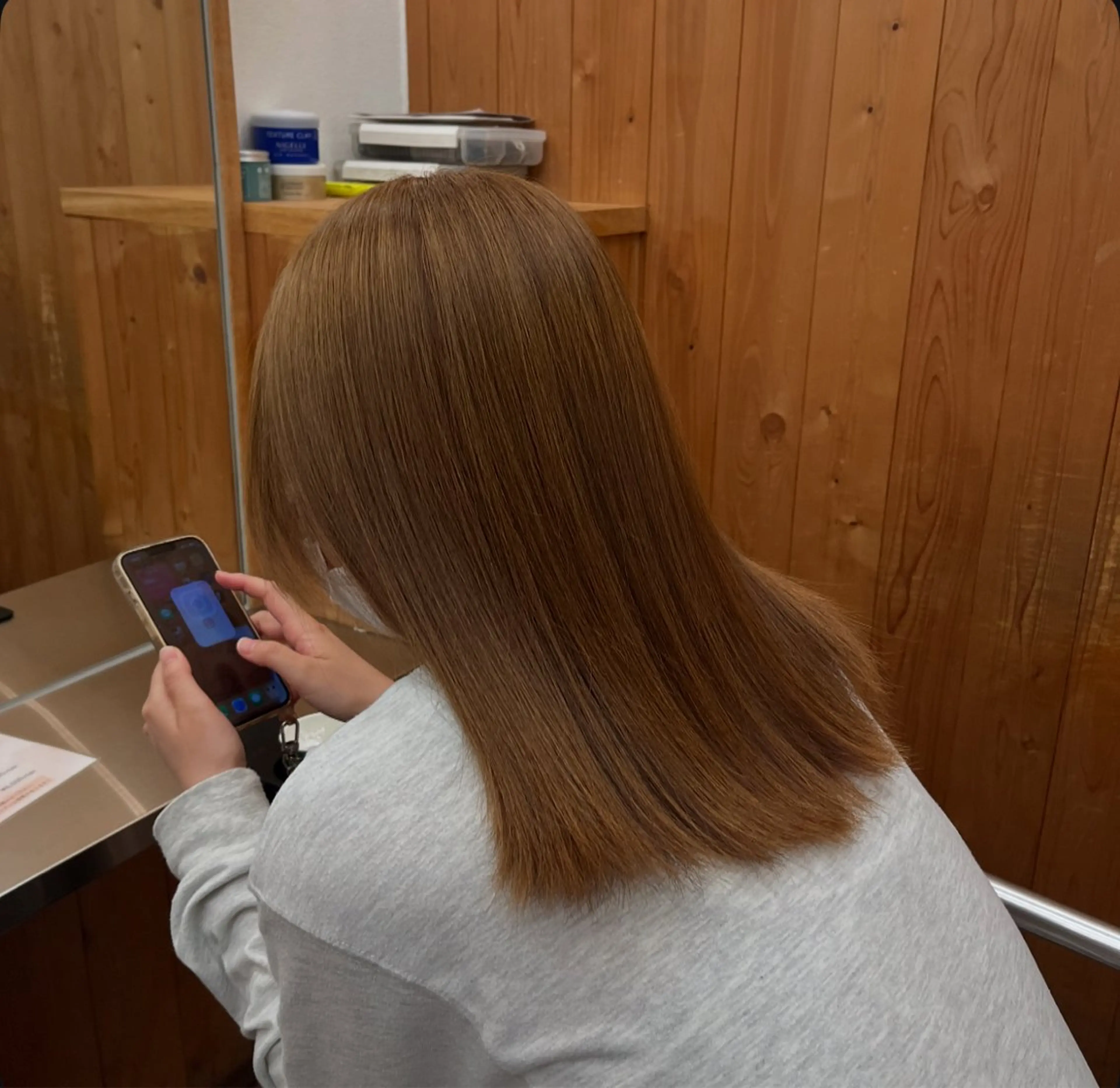 ミディアム カラー 藤田 ゆりなのヘアスタイル