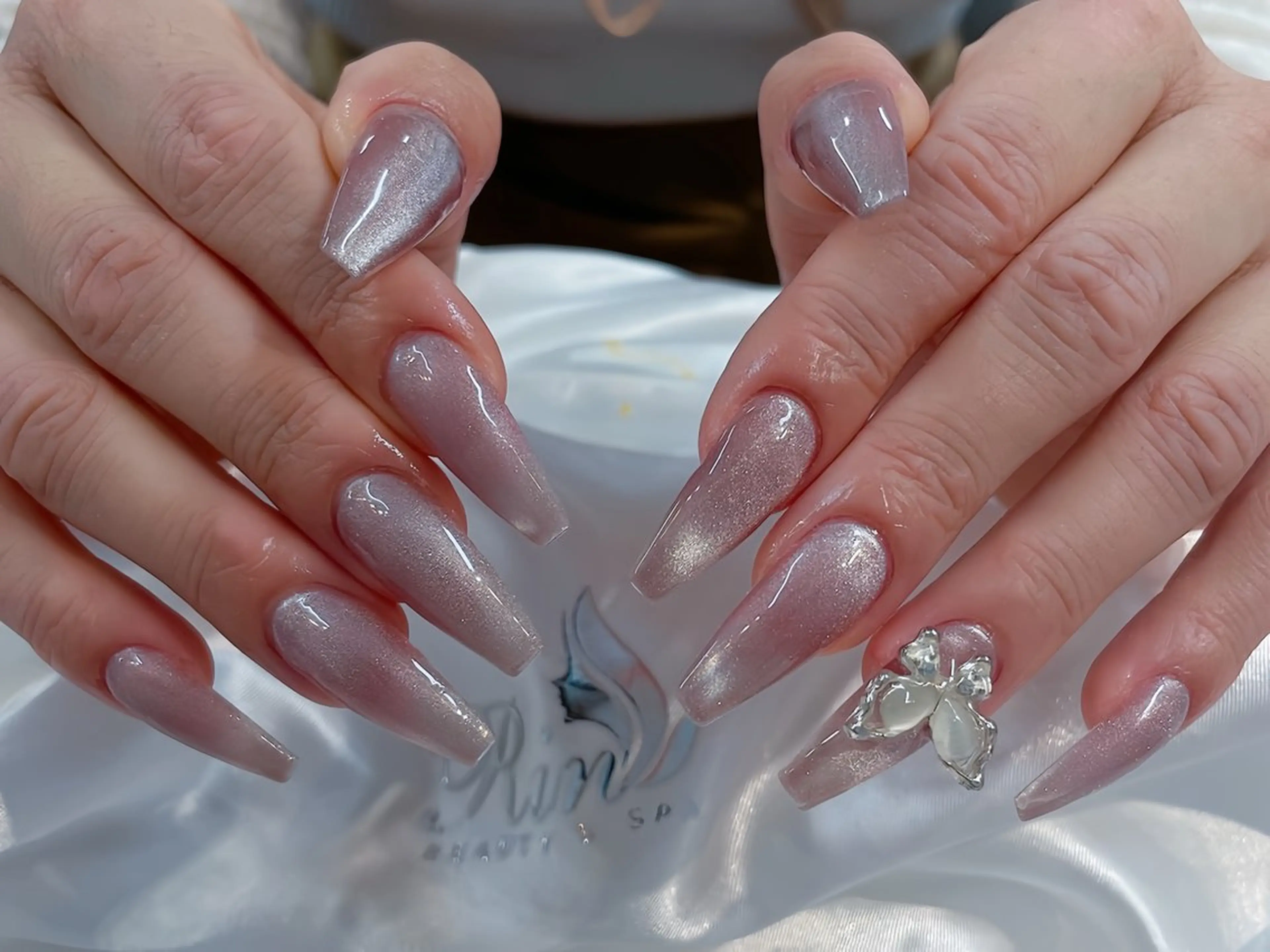 ネイル 成人式 ロングネイル ネイルチップ ハンドネイル Rin Nail 新大久保店のネイルデザイン