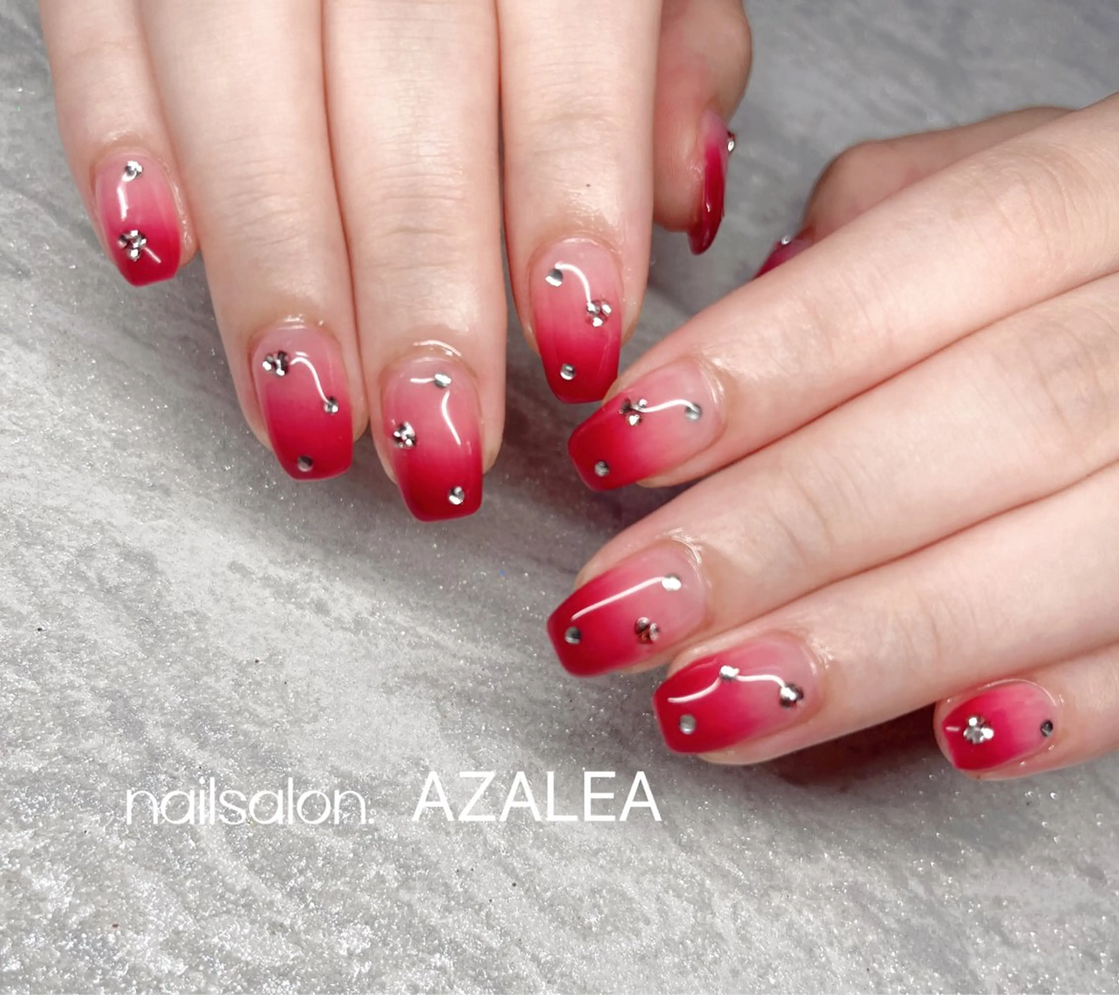 ネイル R inのネイルデザイン