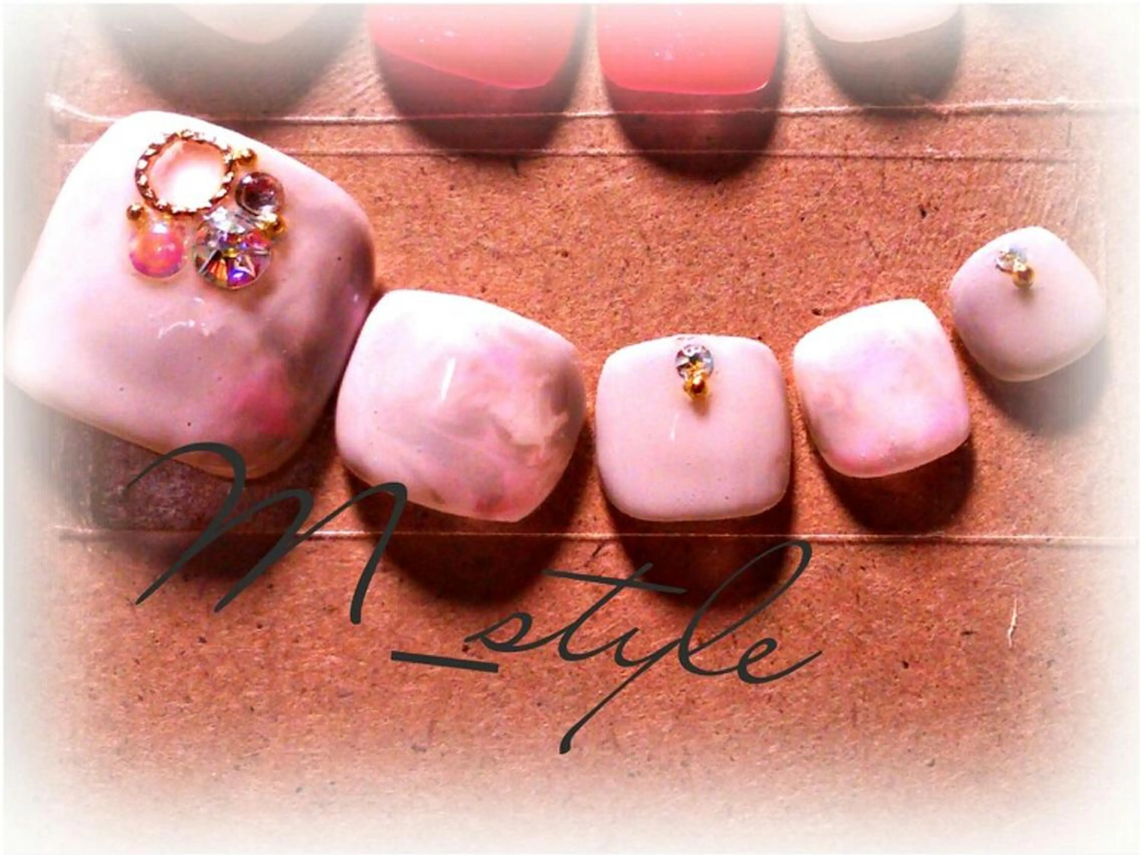 ネイル フットネイル ピンク ホワイト 下妻市ﾈｲﾙｻﾛﾝ M_styleのネイルデザイン