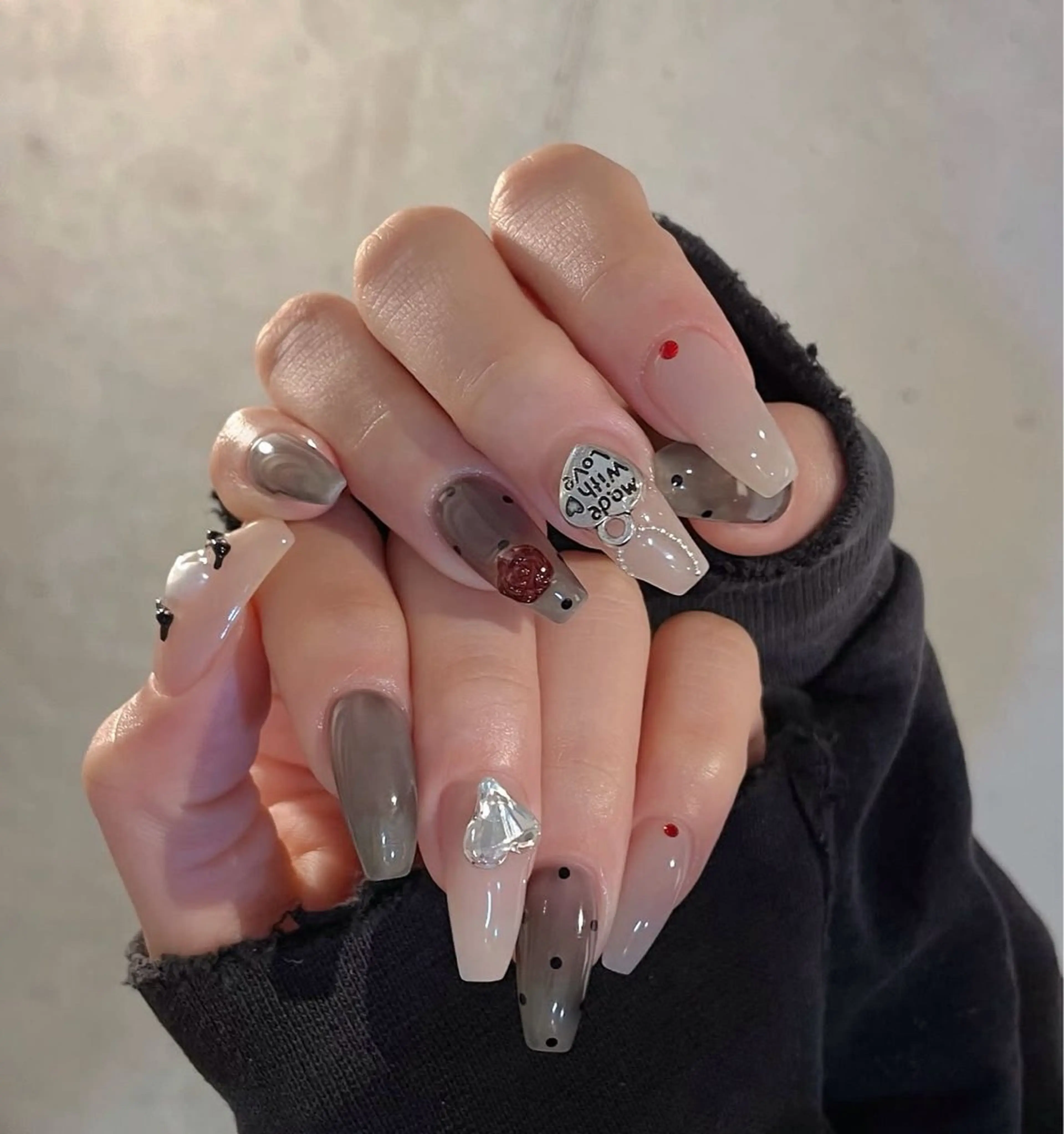 ネイル 長さ出し グラデーション キラキラネイル 韓国ネイル ラメ(グリッター) ハンドネイル ハンドケア Chisa Nail Studio所属・チ サのネイルデザイン