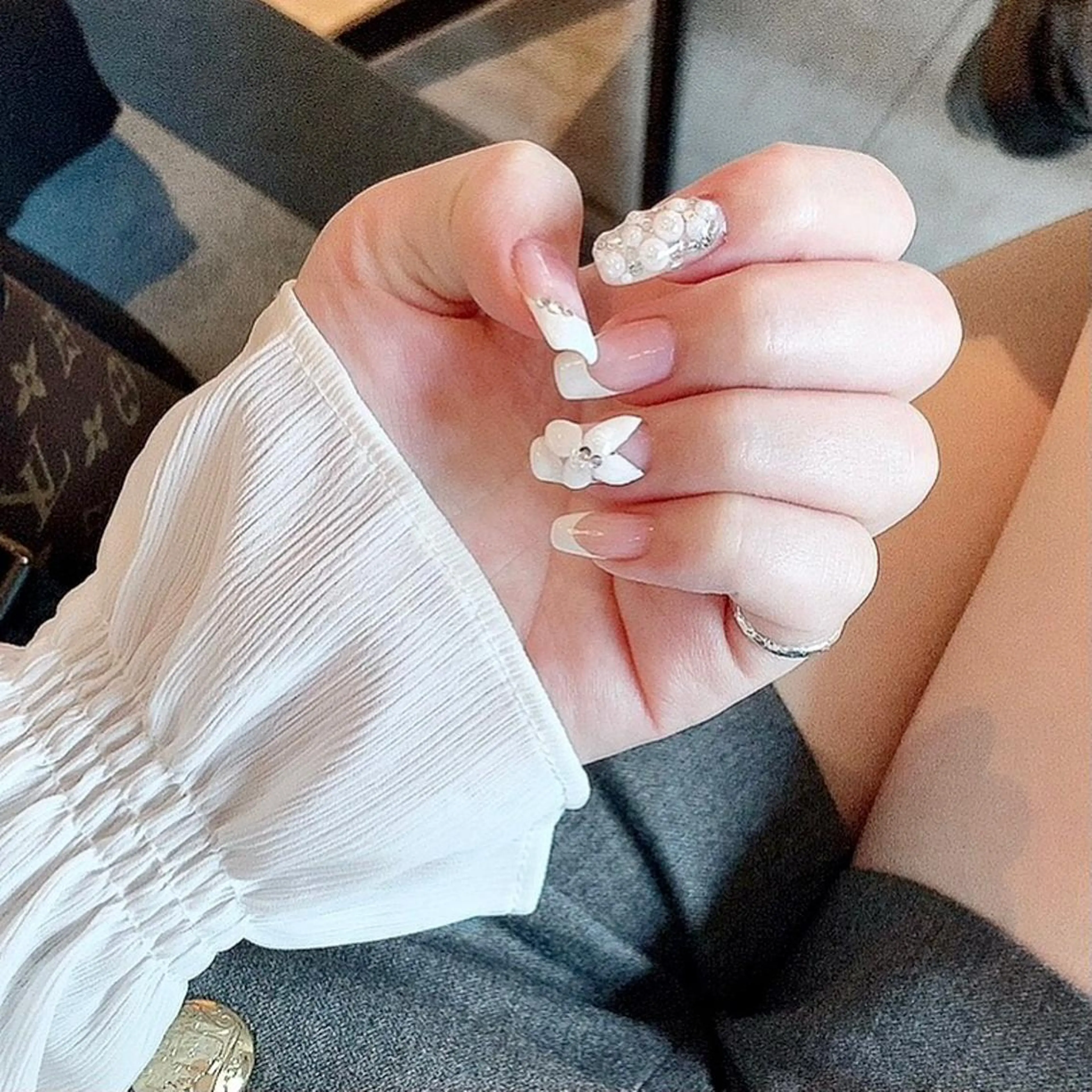 ネイル アートネイル フレンチネイル ジェルネイル キラキラネイル You kyehwaのネイルデザイン