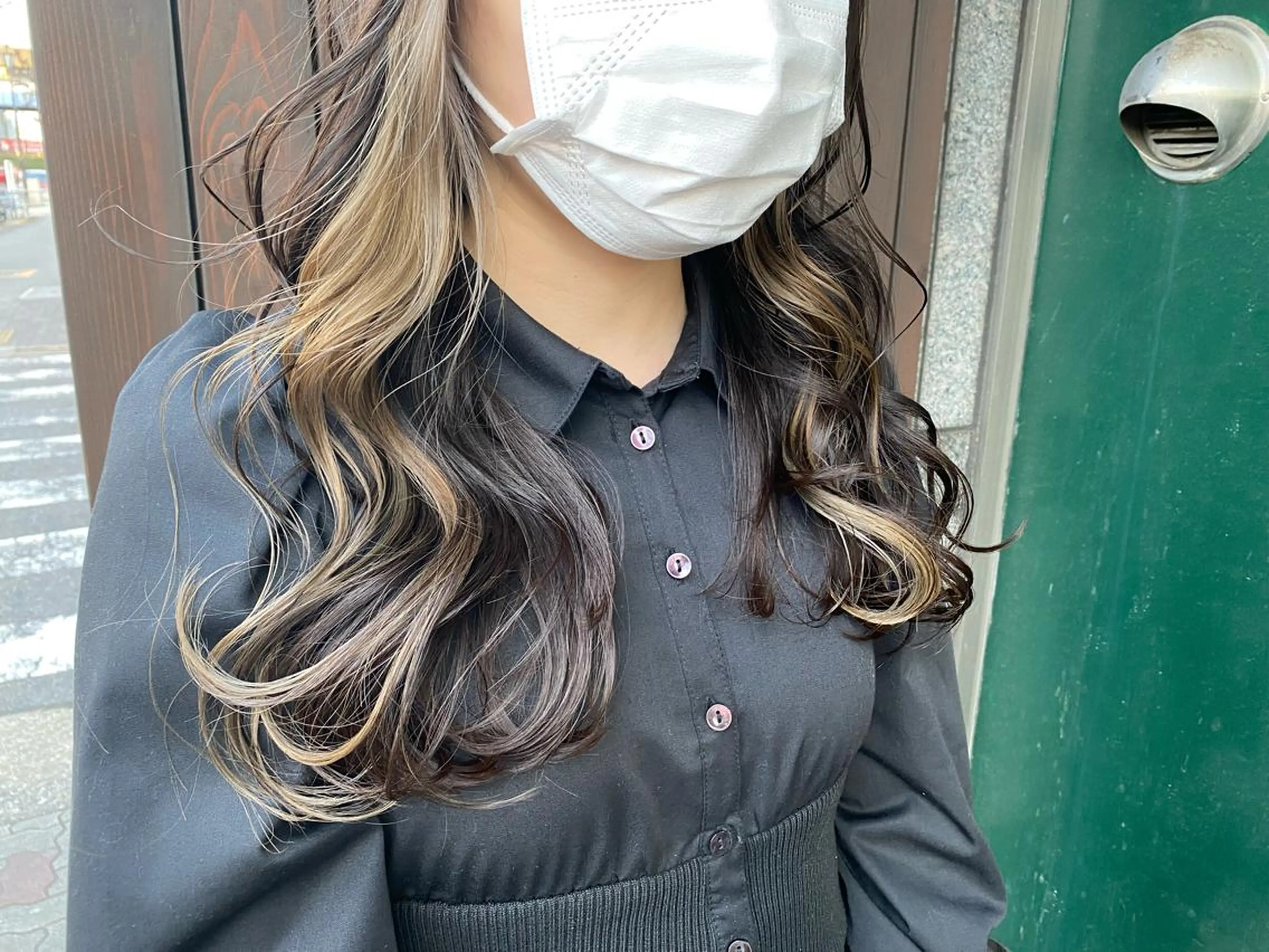 ✨イヤリングカラーで可愛いワンポイント✨カット+イヤリングブリーチ+カラー+プレミークトリートメント ¥15000の写真