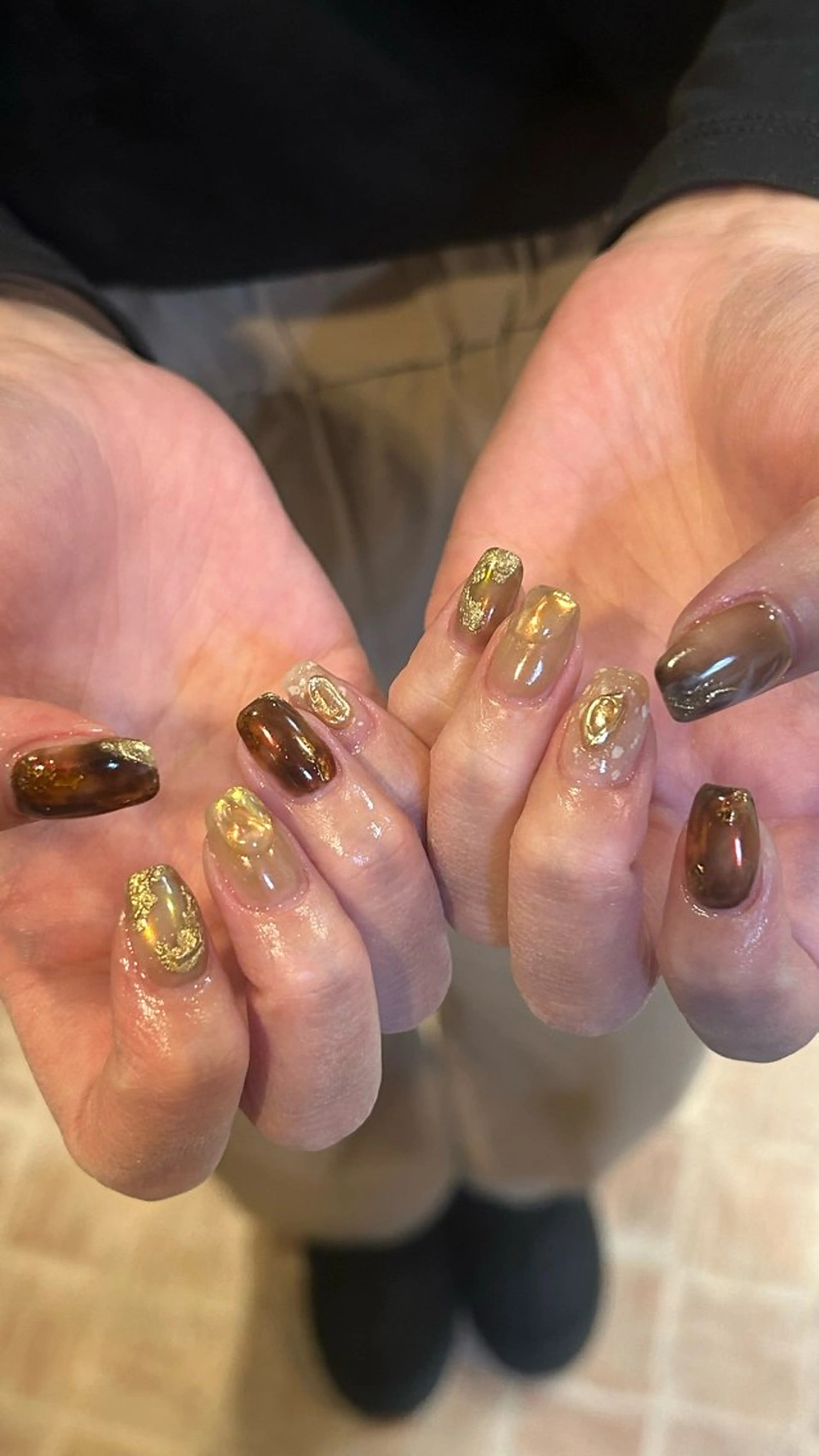 ネイル ブラウン ニュアンスネイル ハンドネイル sun.lino所属・小野寺 千尋のネイルデザイン