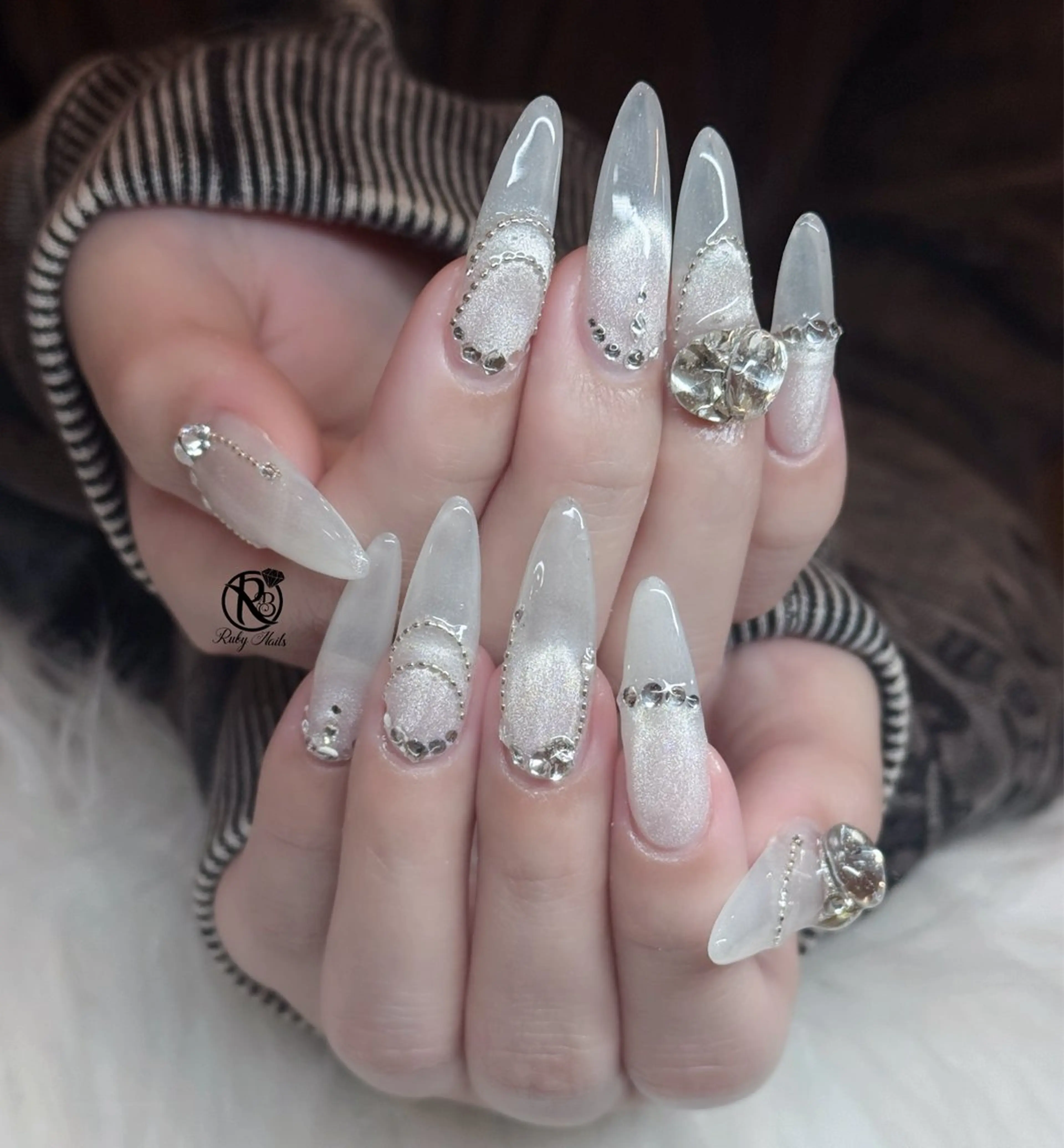 ネイル ボルドー ブラウン チークネイル ドット フットネイル ハンドネイル RUBY Nail 日暮里店のネイルデザイン