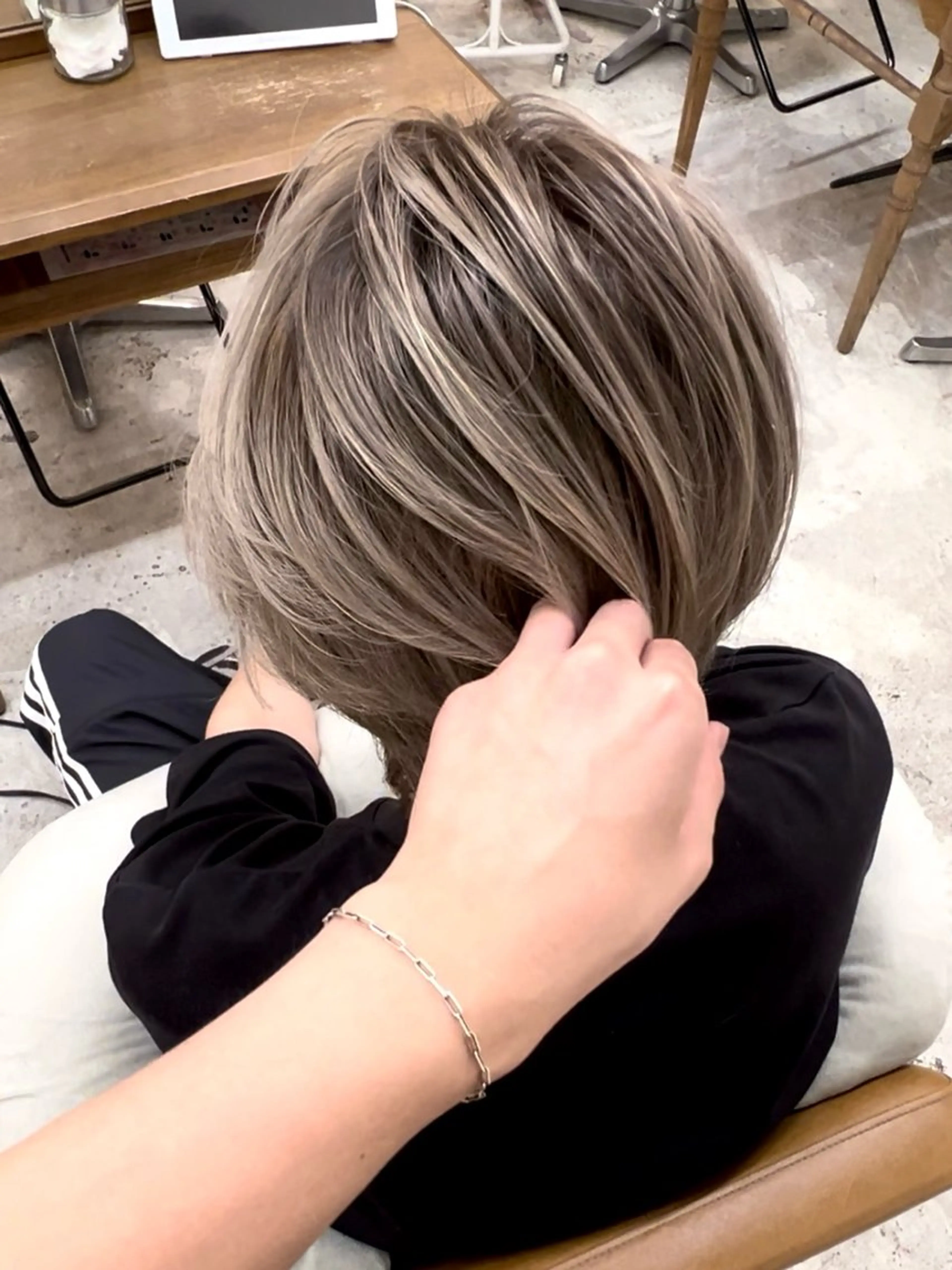 ミディアム カラー メンズ ヘアカラー Mirareee tokyo所属・バレイヤージュ/ シャドウルーツ/安室のヘアスタイル