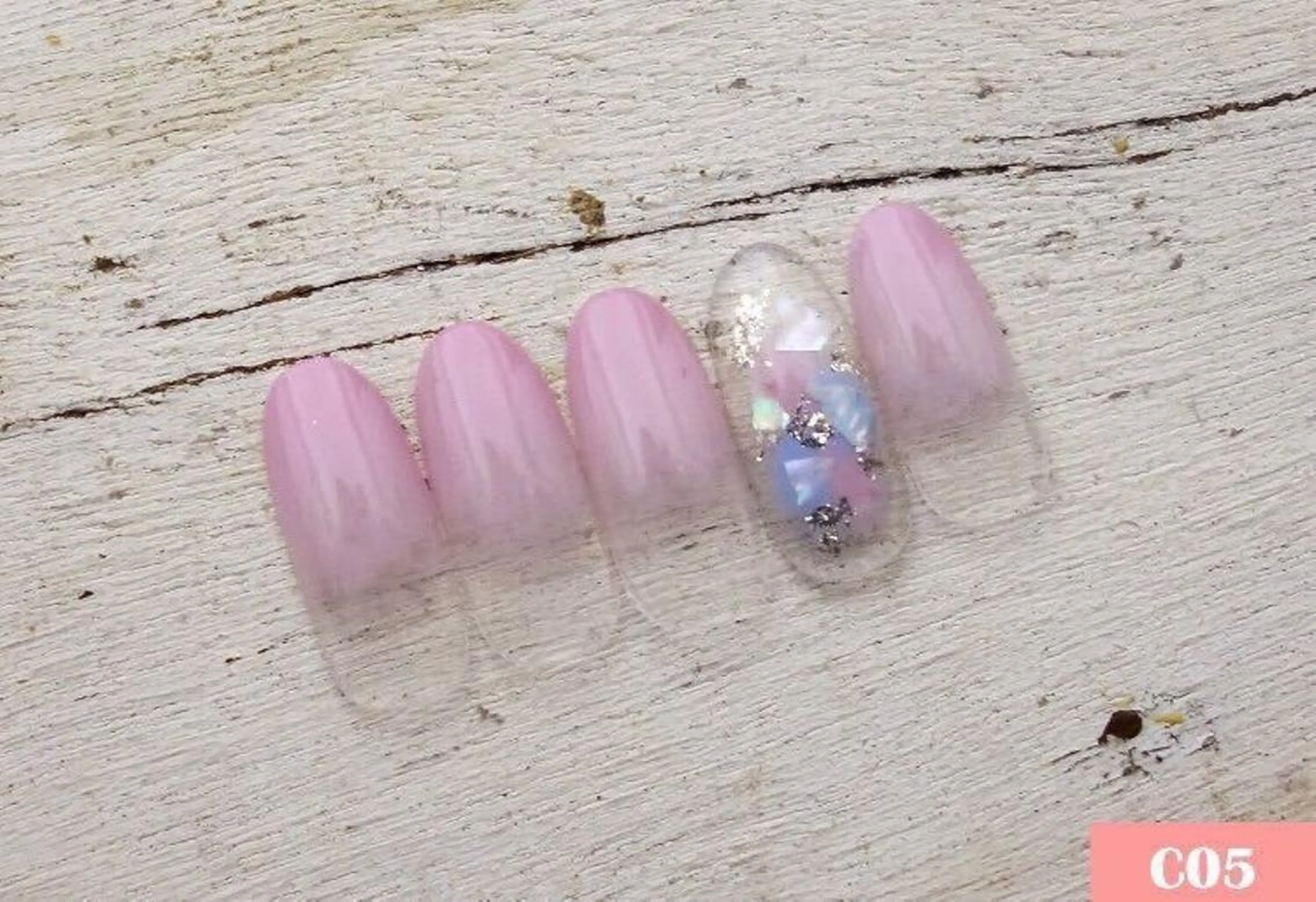 ネイル rstyle Nails所属・新井 智美のネイルデザイン