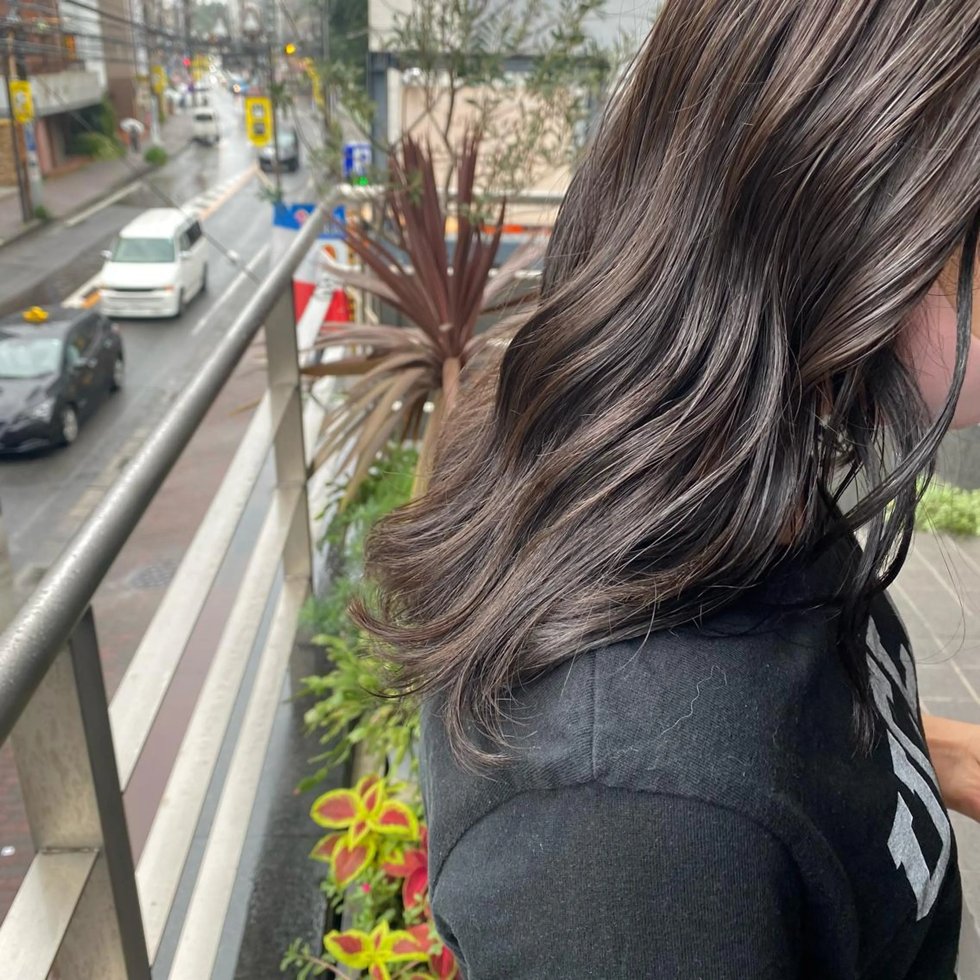 ミディアム カラー グレージュ レイヤーカット ボブ/パーマ ミヒラケイタのヘアスタイル