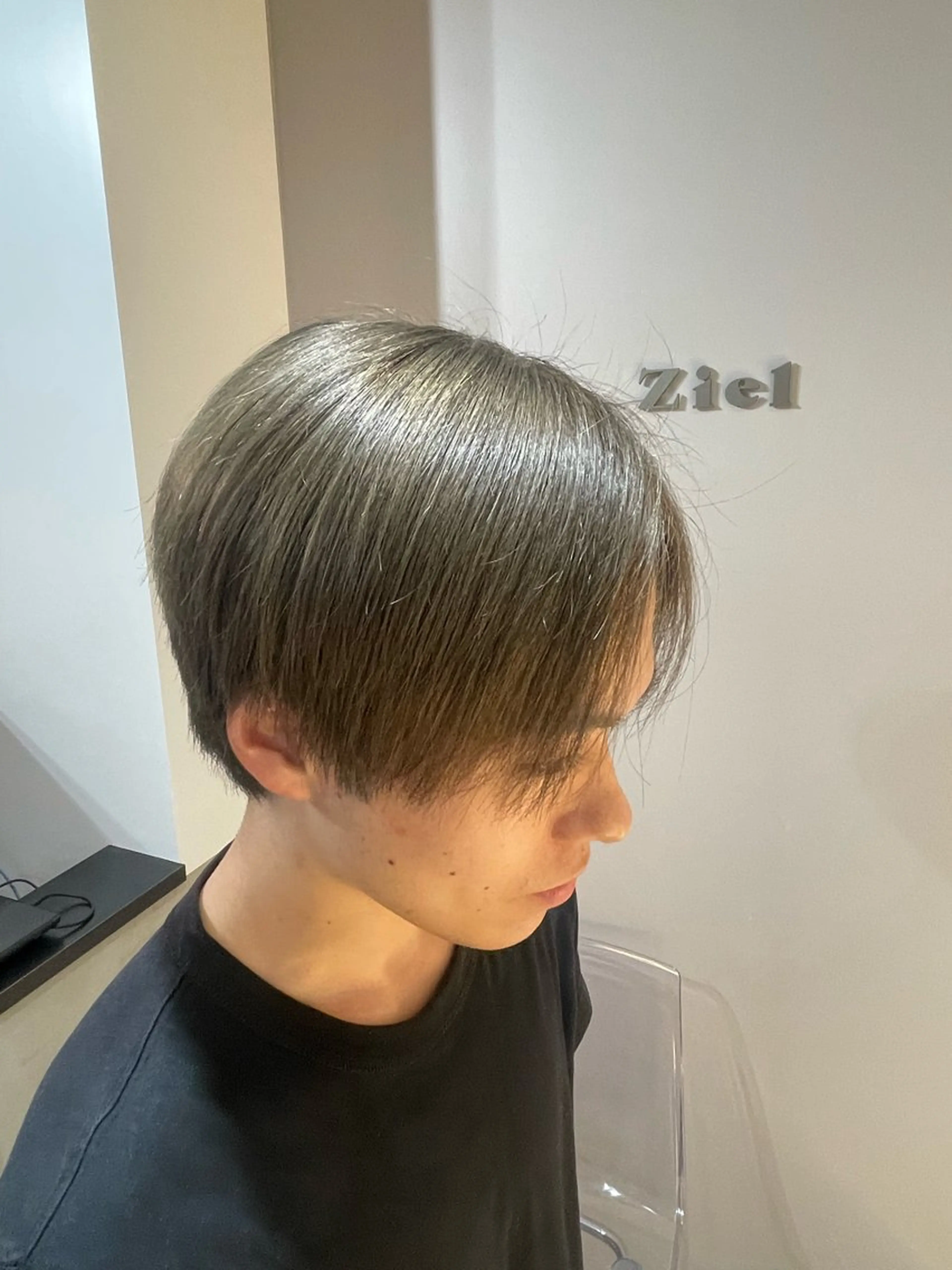 カラー グレージュ オリーブグレージュ オリーブグレー Ziel所属・め みのヘアスタイル