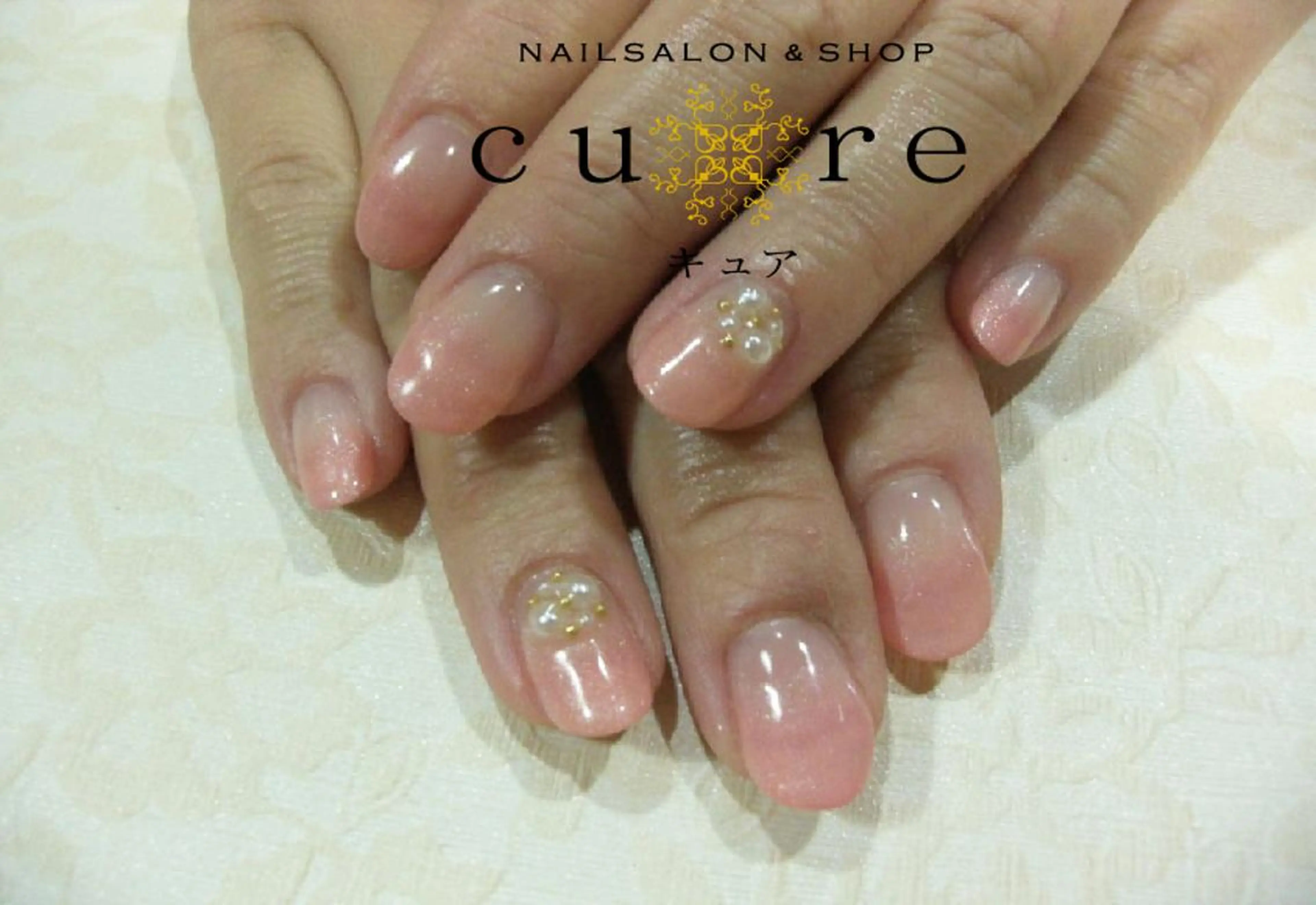 ミディアム ネイル グラデーション シンプルネイル ネイルサロン Cureのネイルデザイン