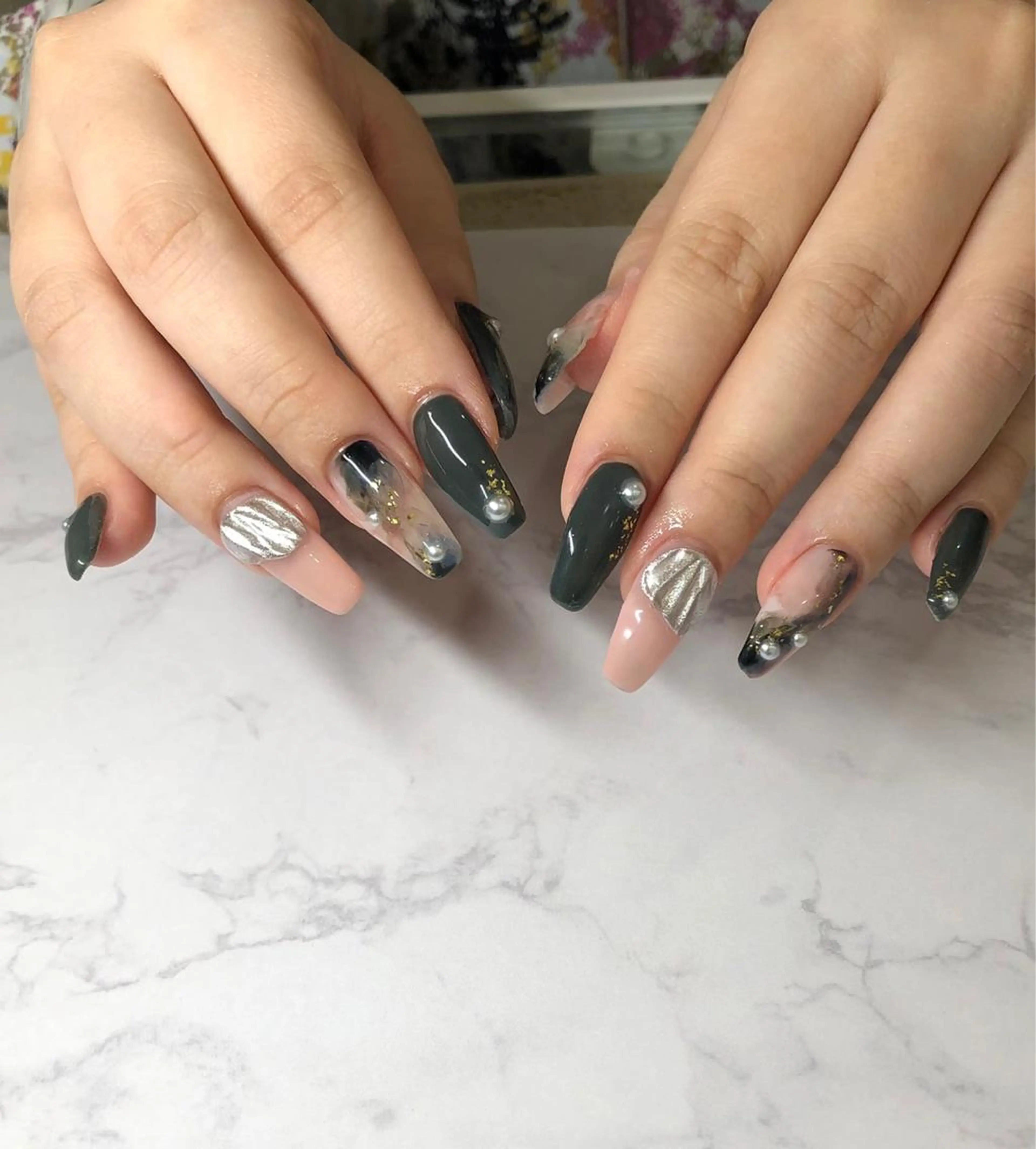 ネイル PEEKABOO京橋 EYE&NAILのマツエク・マツパデザイン