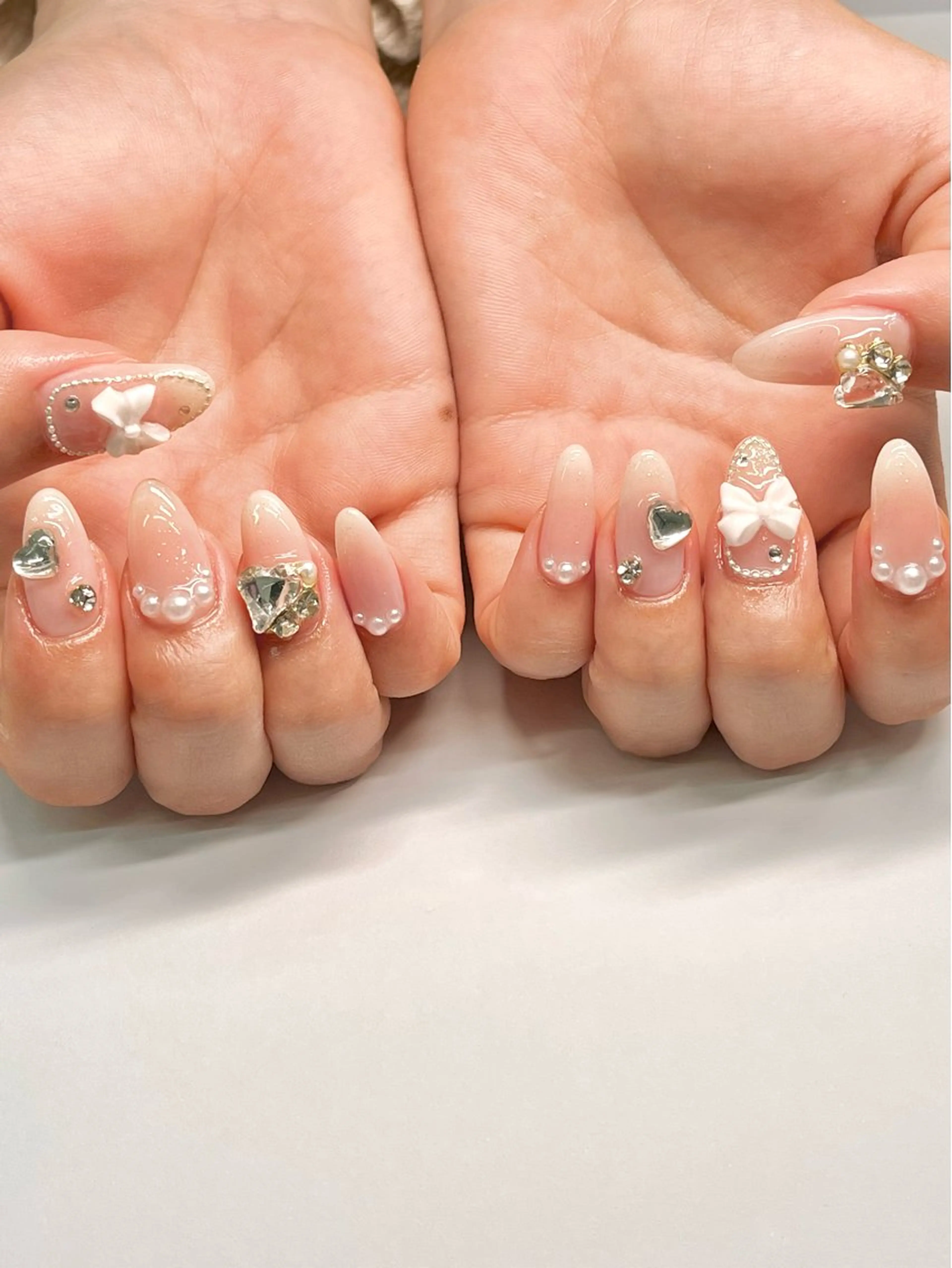 ミディアム ハンドネイル フットネイル Silent /話さないネイルサロン所属・河島 翼のネイルデザイン