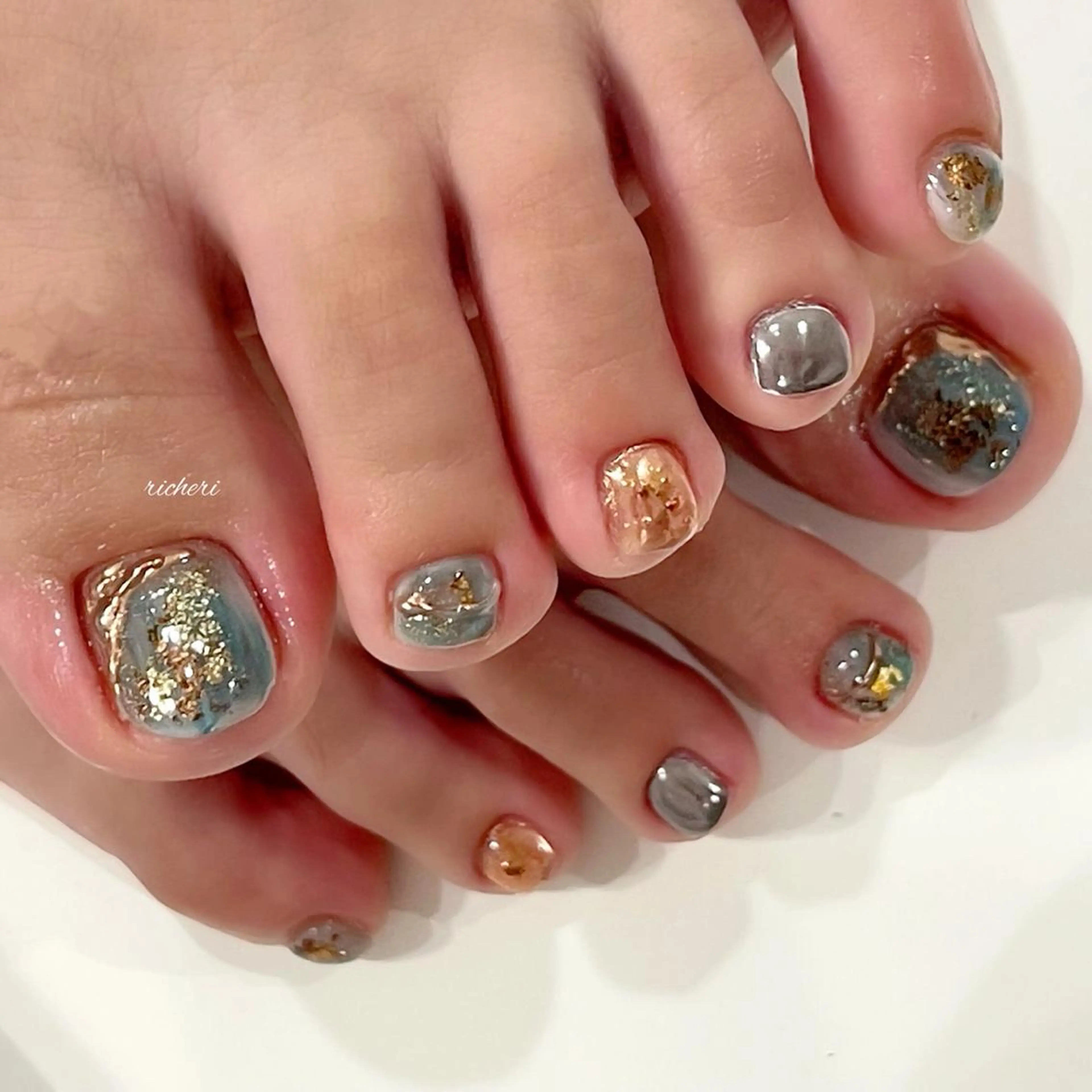 ミディアム ネイル 韓国風ヘア アートネイル フットネイル フレンチネイル ジェルネイル richeri beautyのエステ・リラクイメージ