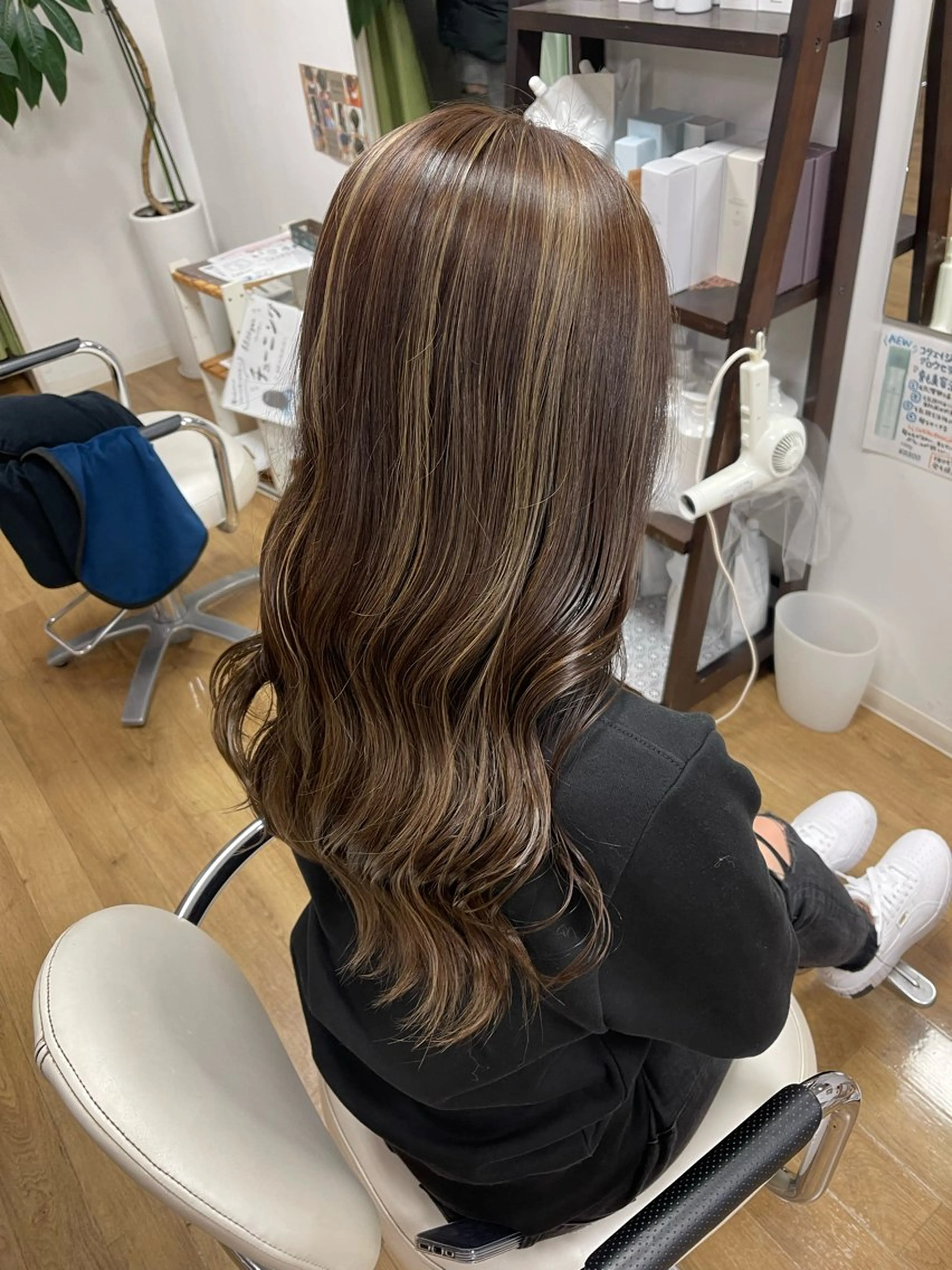 ロング カラー ハイライトカラー ハイライト SALOWIN 岡山店所属・ボブ/艶カラー/ manaka 🥣のヘアスタイル