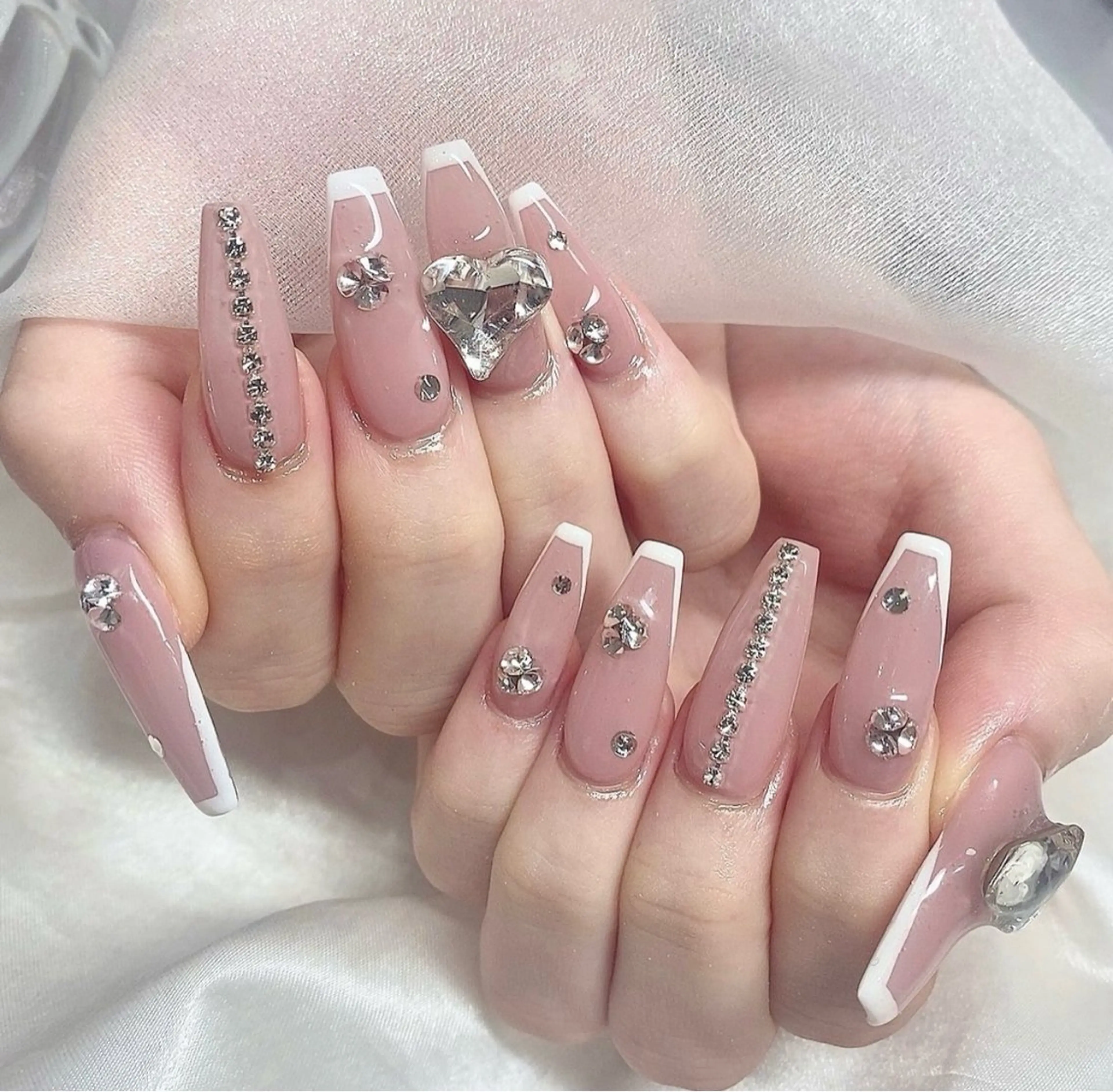 ネイル ハンドネイル ハンドケア UniqueNail 長さだし専門店のネイルデザイン