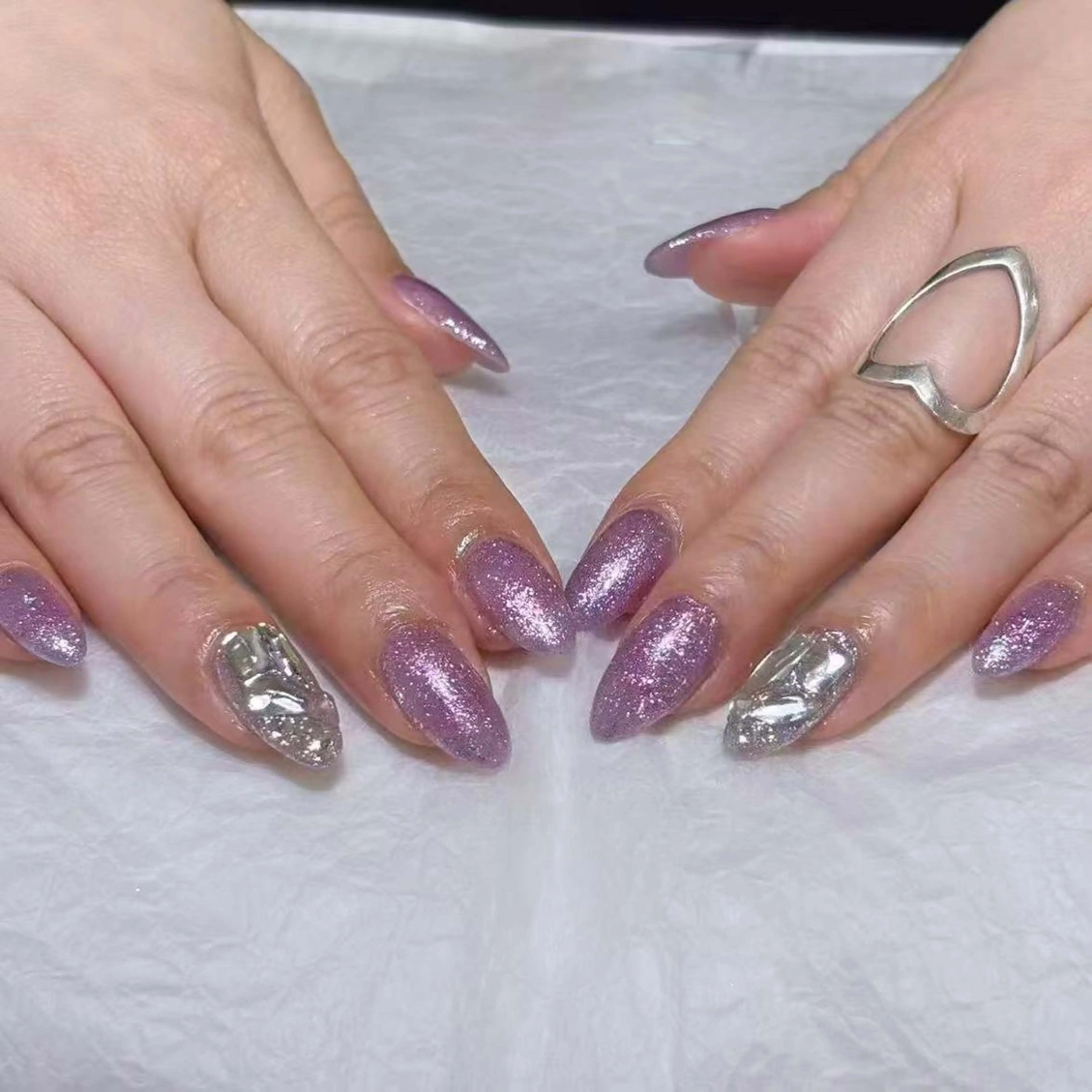 ネイル アートネイル オーロラネイル ガーリー キラキラネイル 韓国ネイル ハンドネイル DIAMOND 💅のネイルデザイン