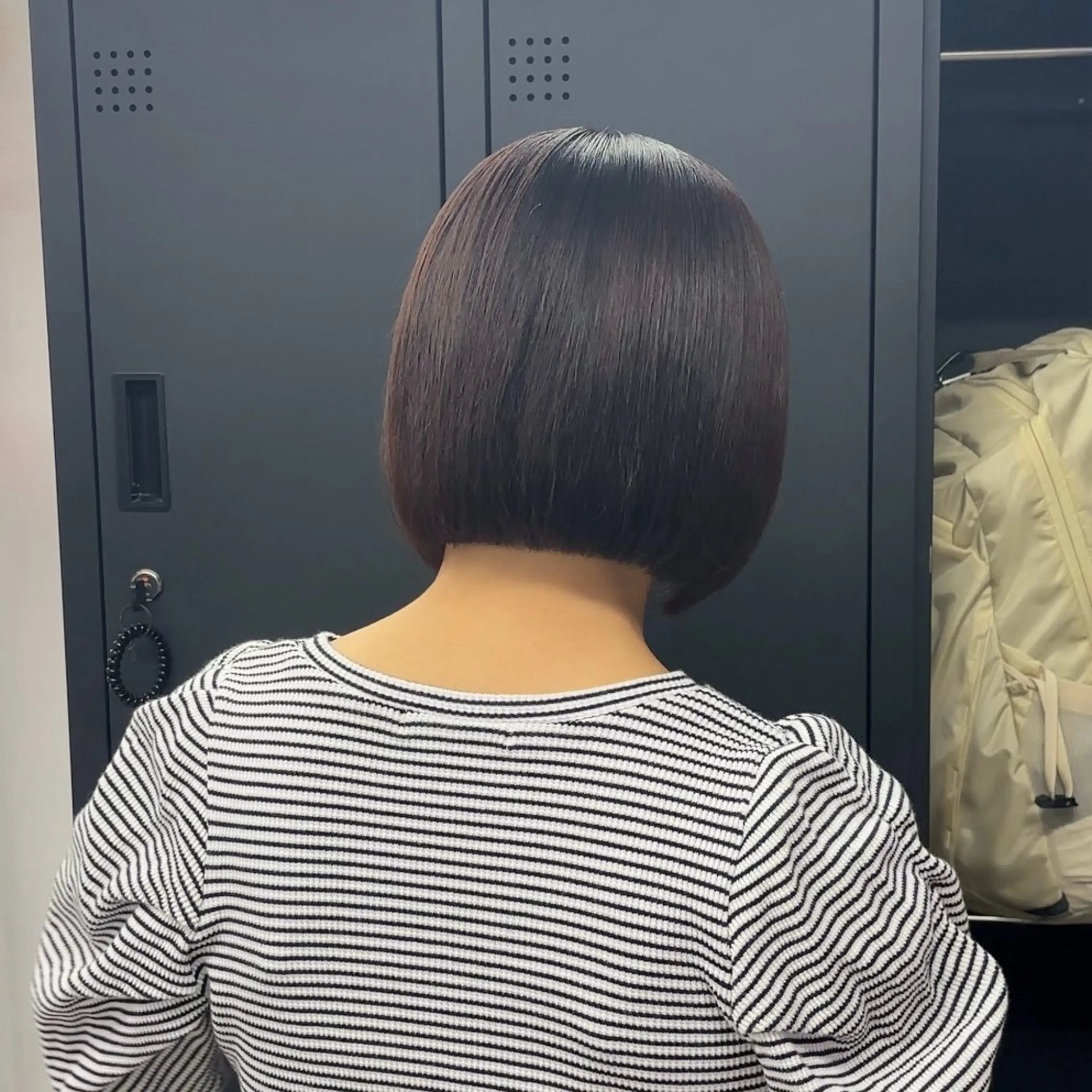 ショート カット Ren. 🦋デザインカラーのヘアスタイル